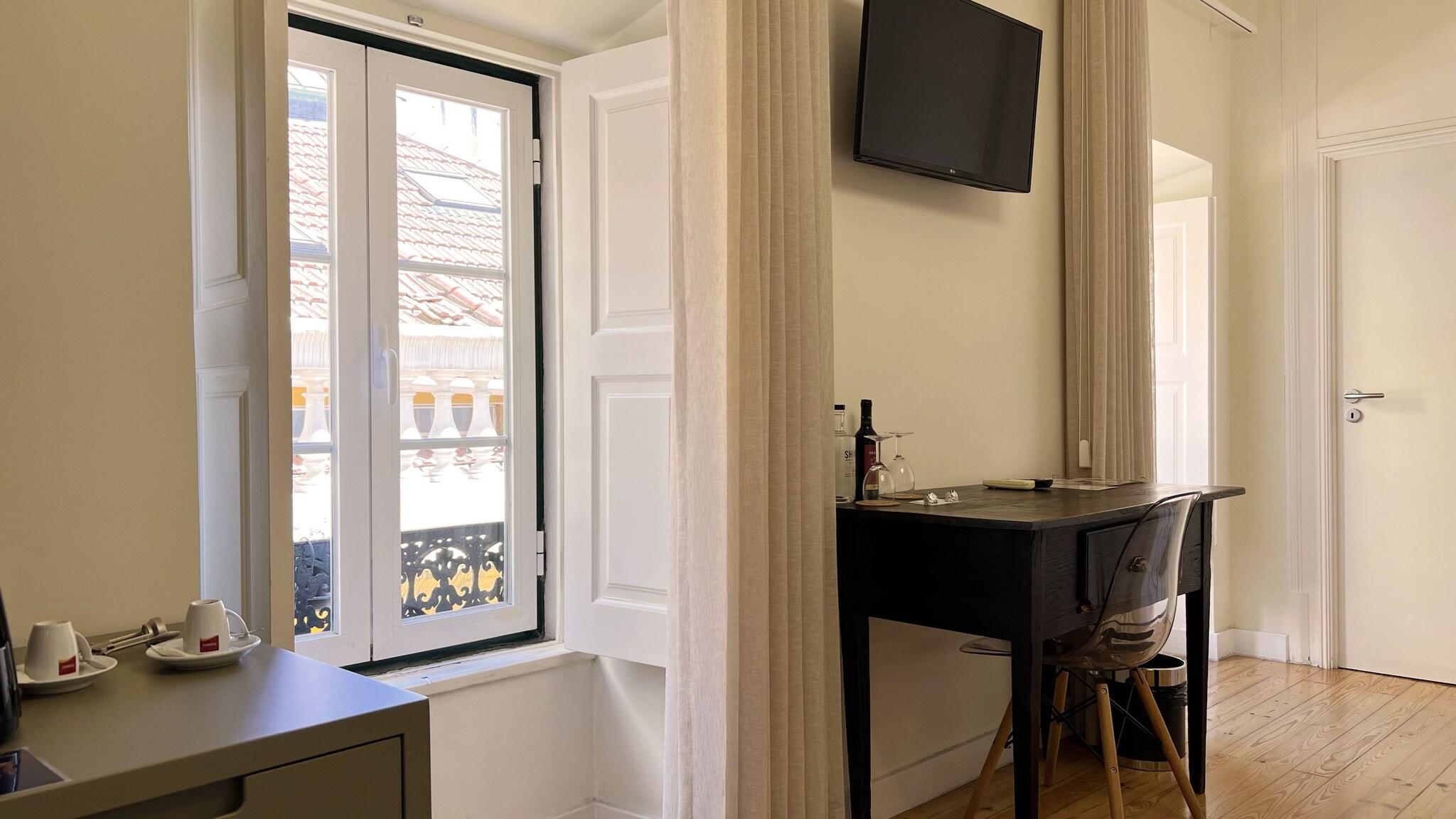 Double Queen Size Bed