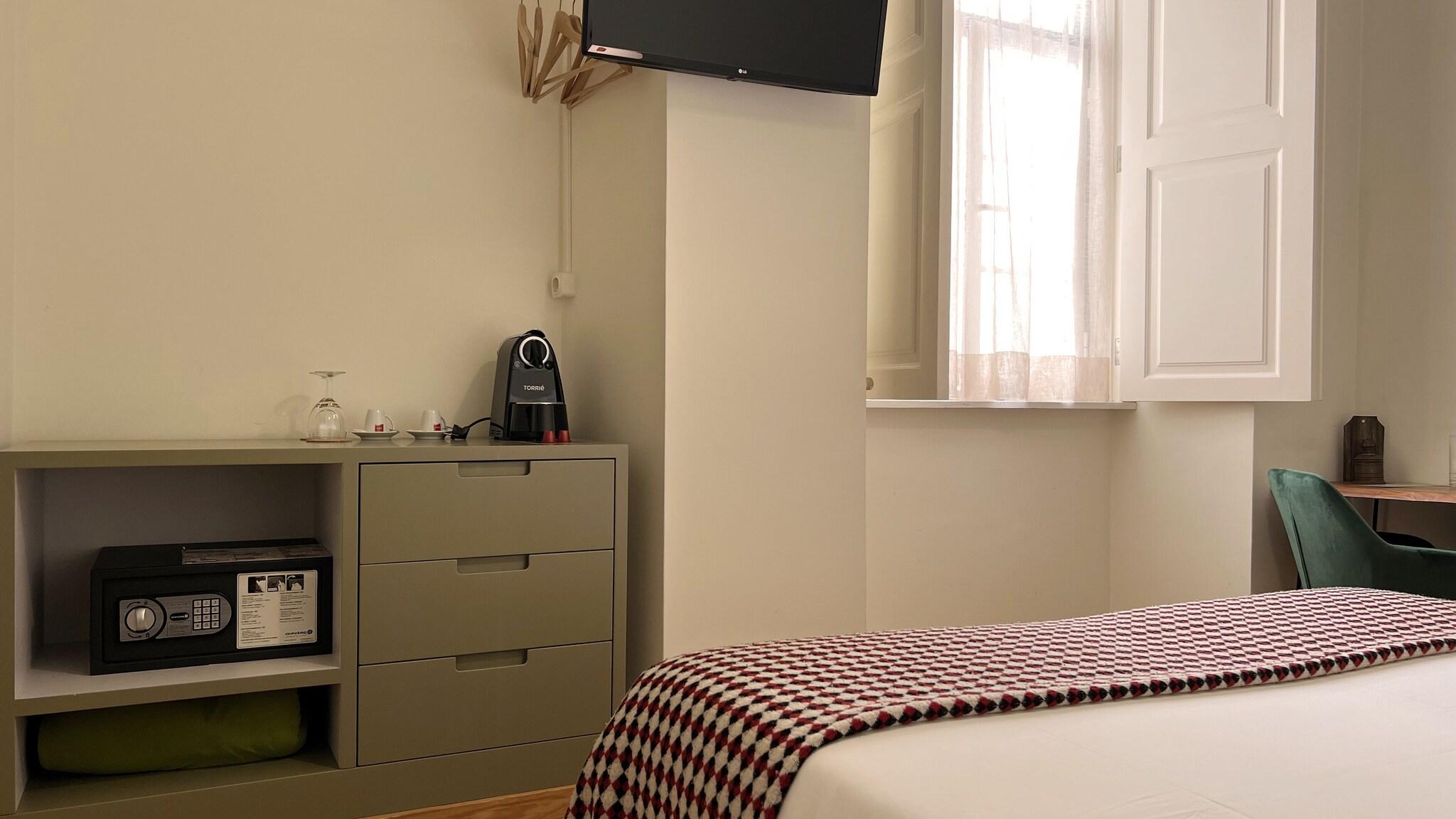 Double Queen Size Bed