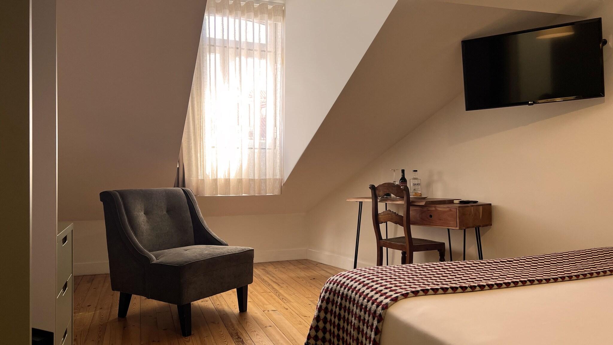 Double Queen Size Bed