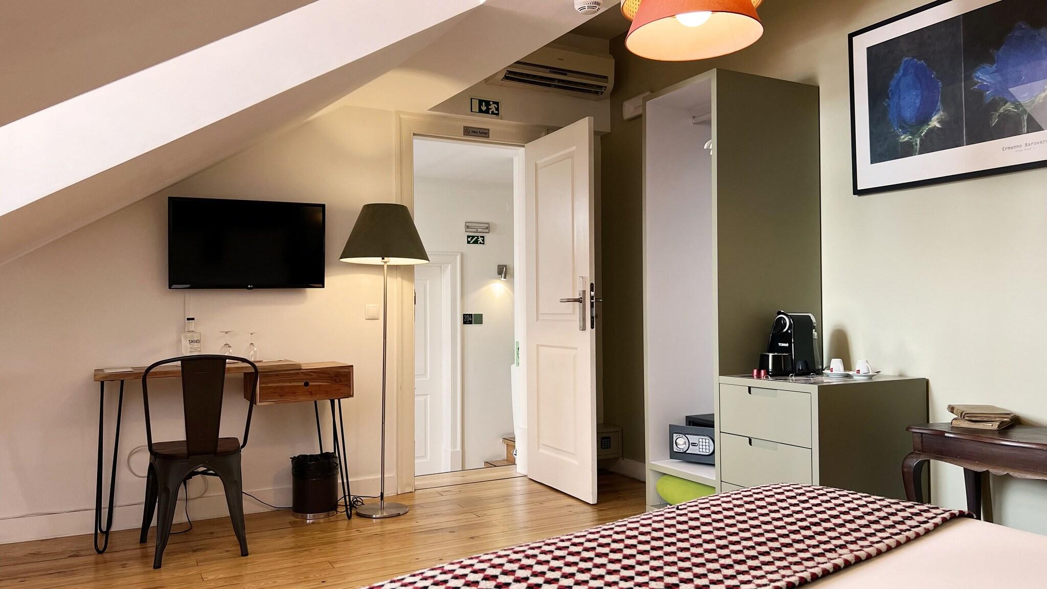 Double Queen Size Bed