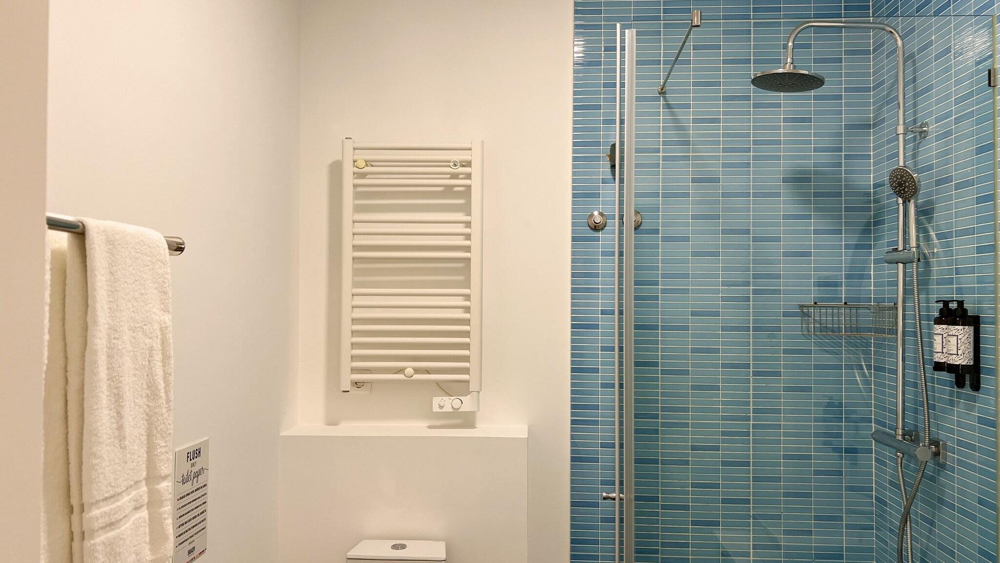 Double Queen Size Bed