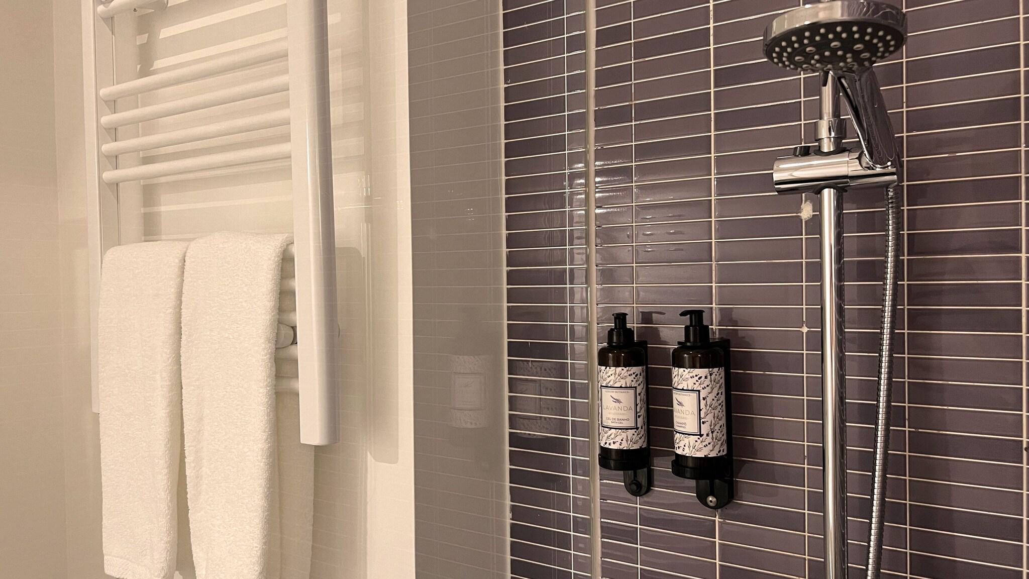 Double Queen Size Bed