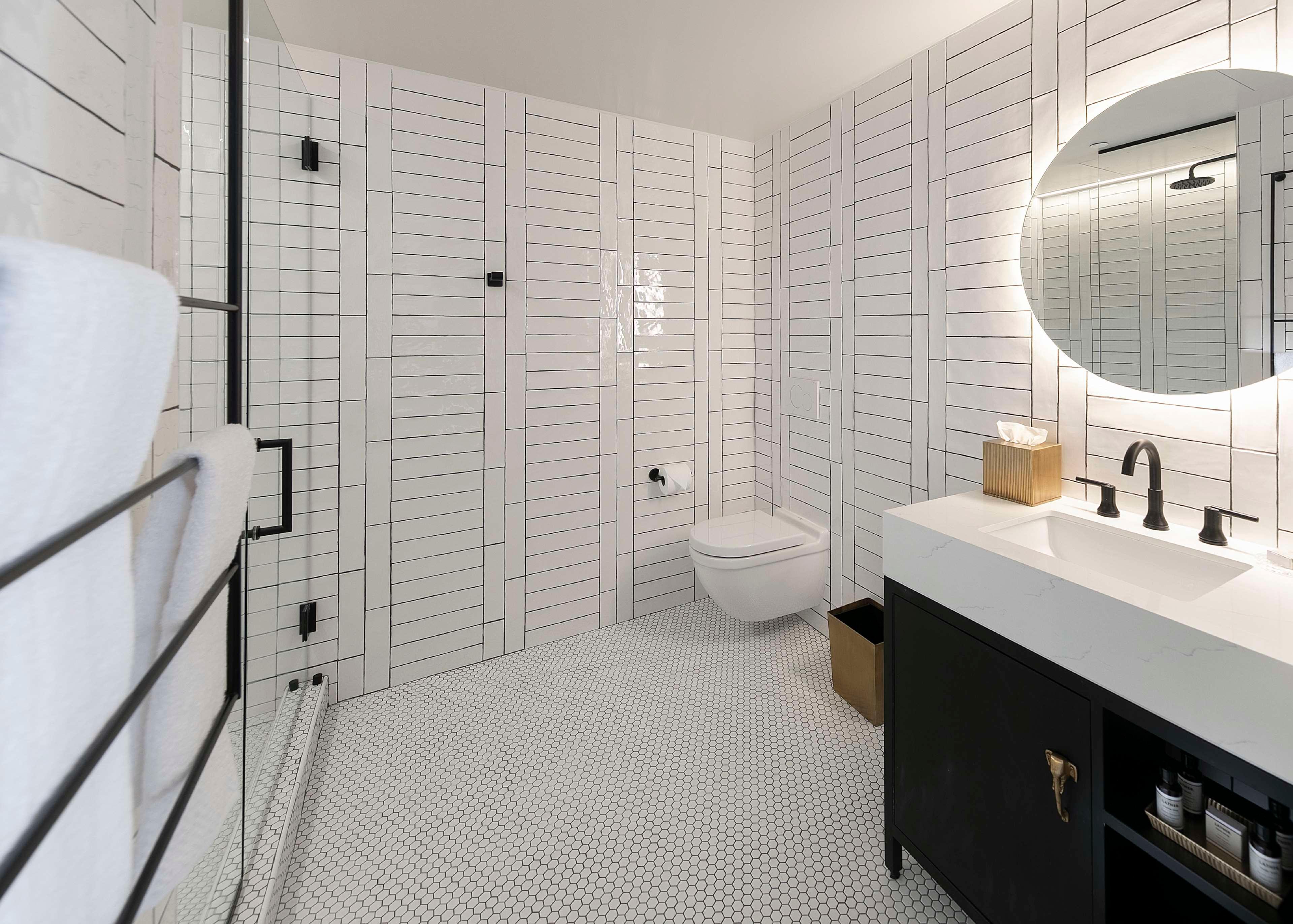 Studio Two Queen Beds