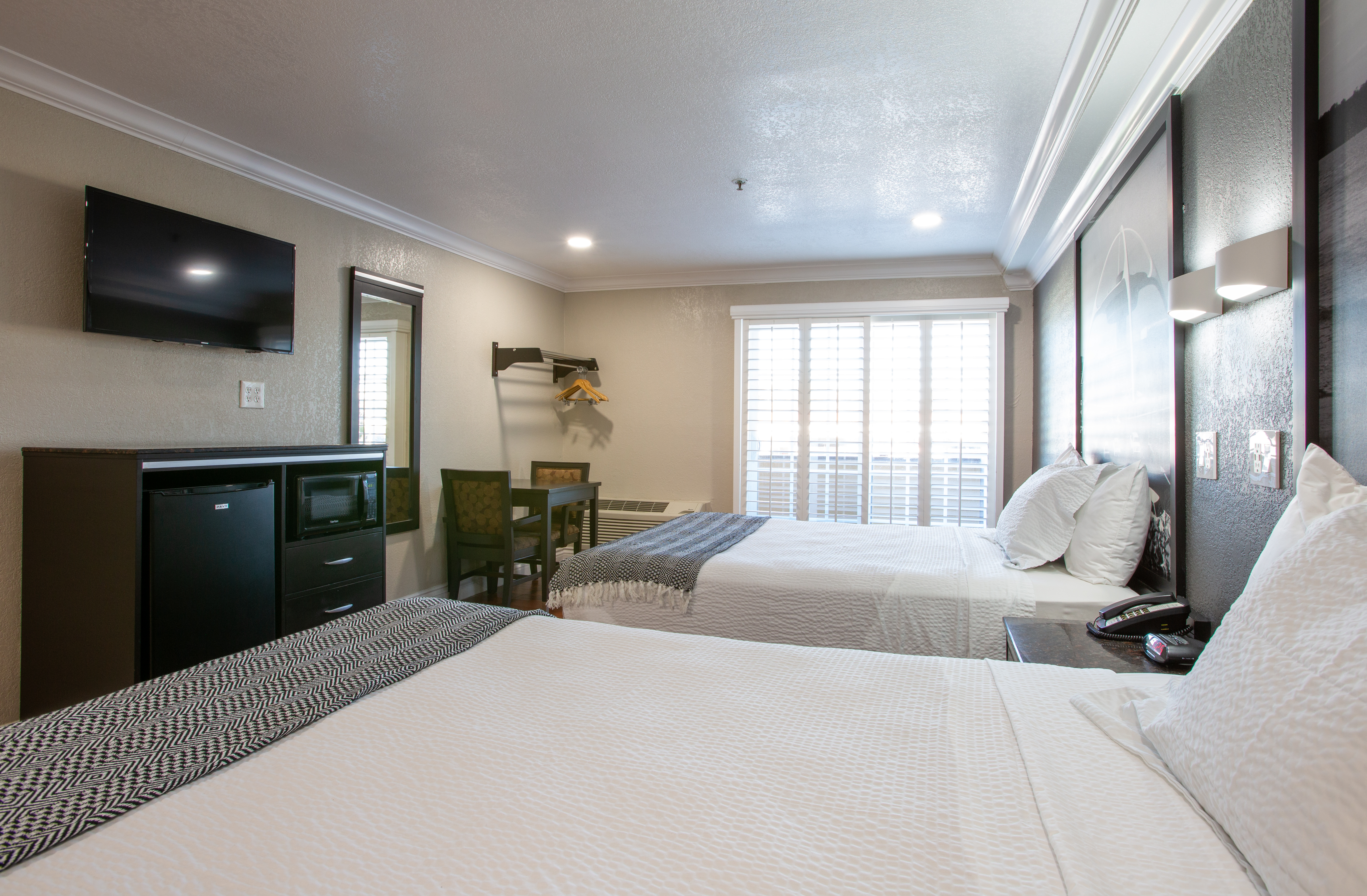 Quadruple Two Queen Beds