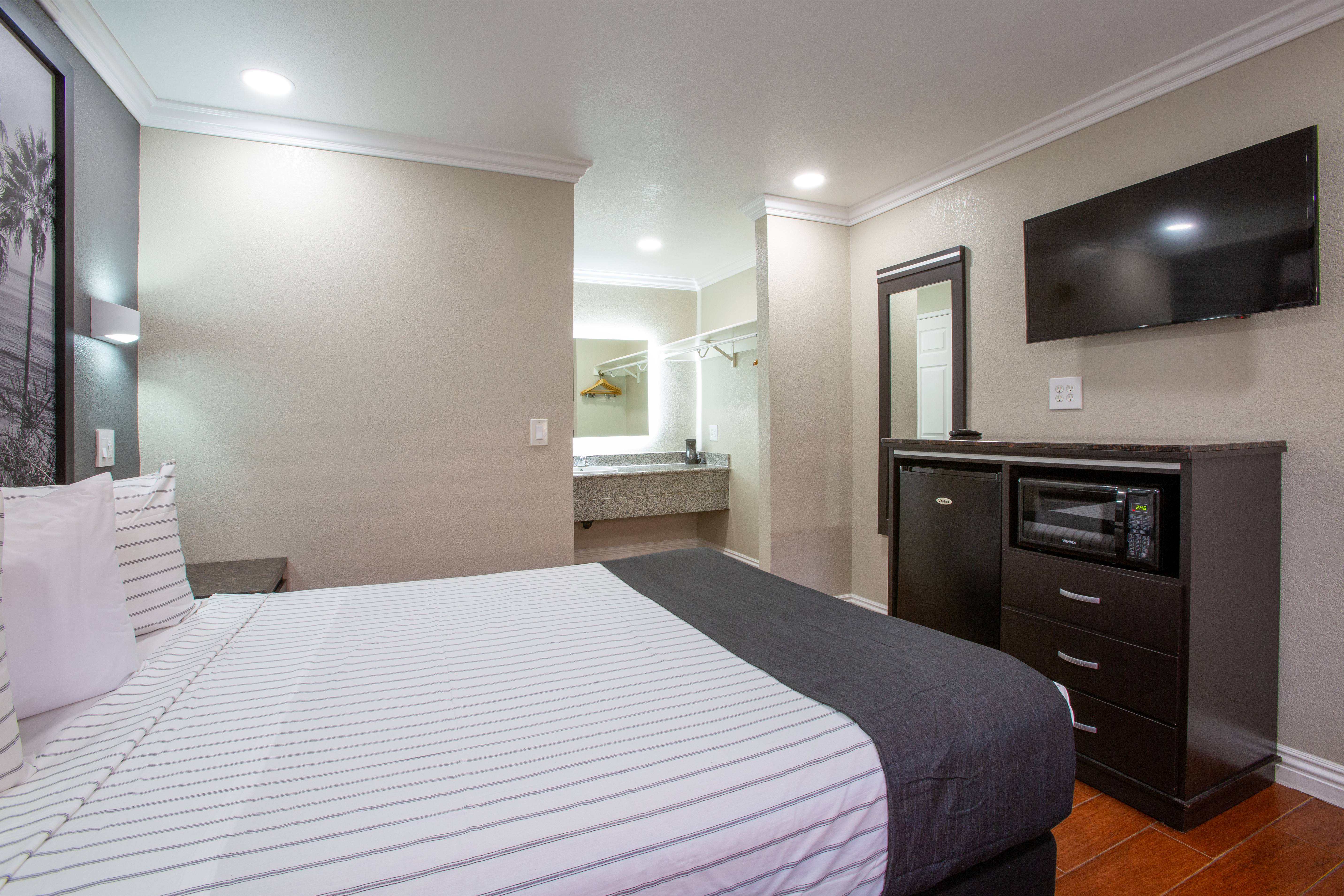 Double Queen Size Bed