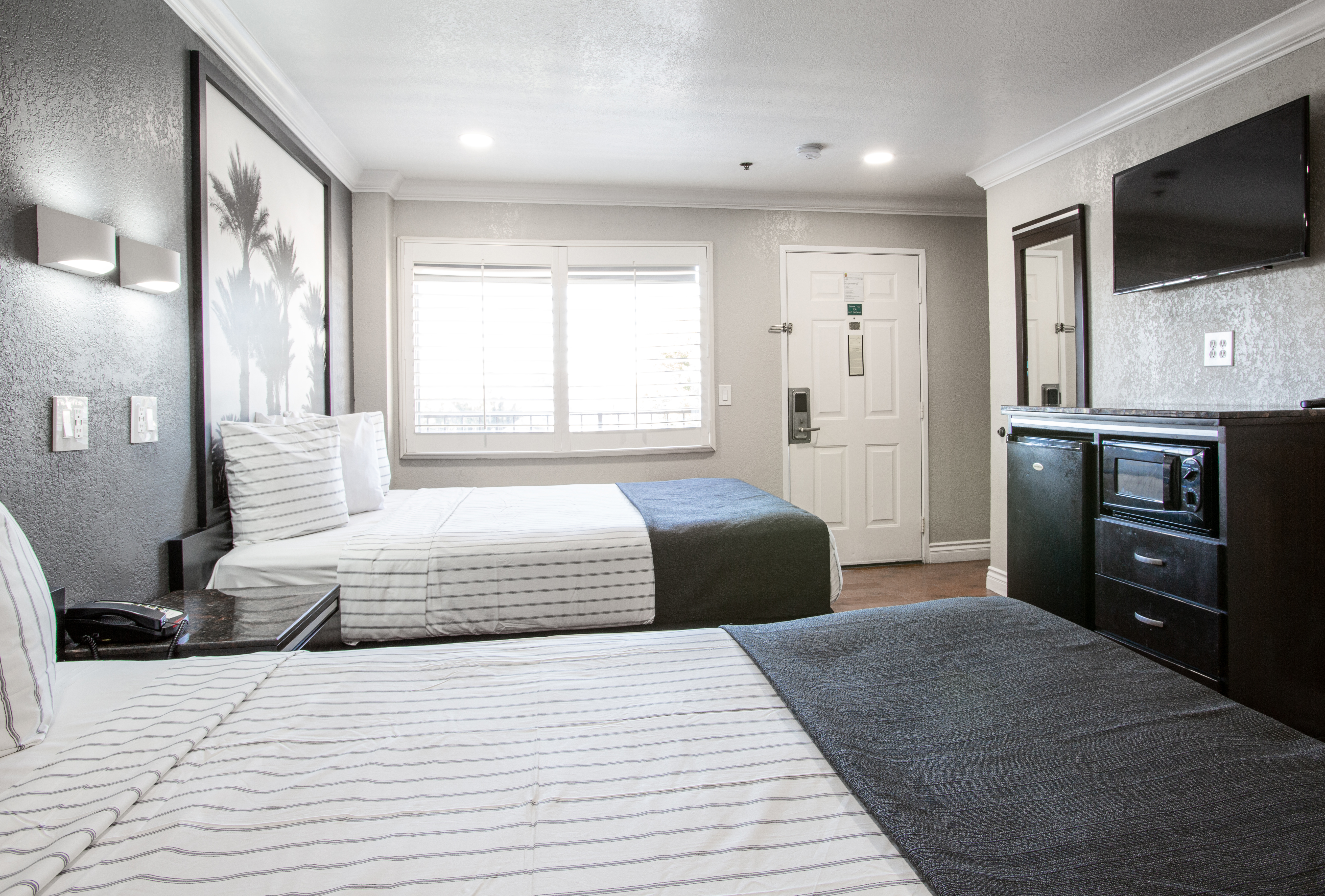 Quadruple Two Queen Beds