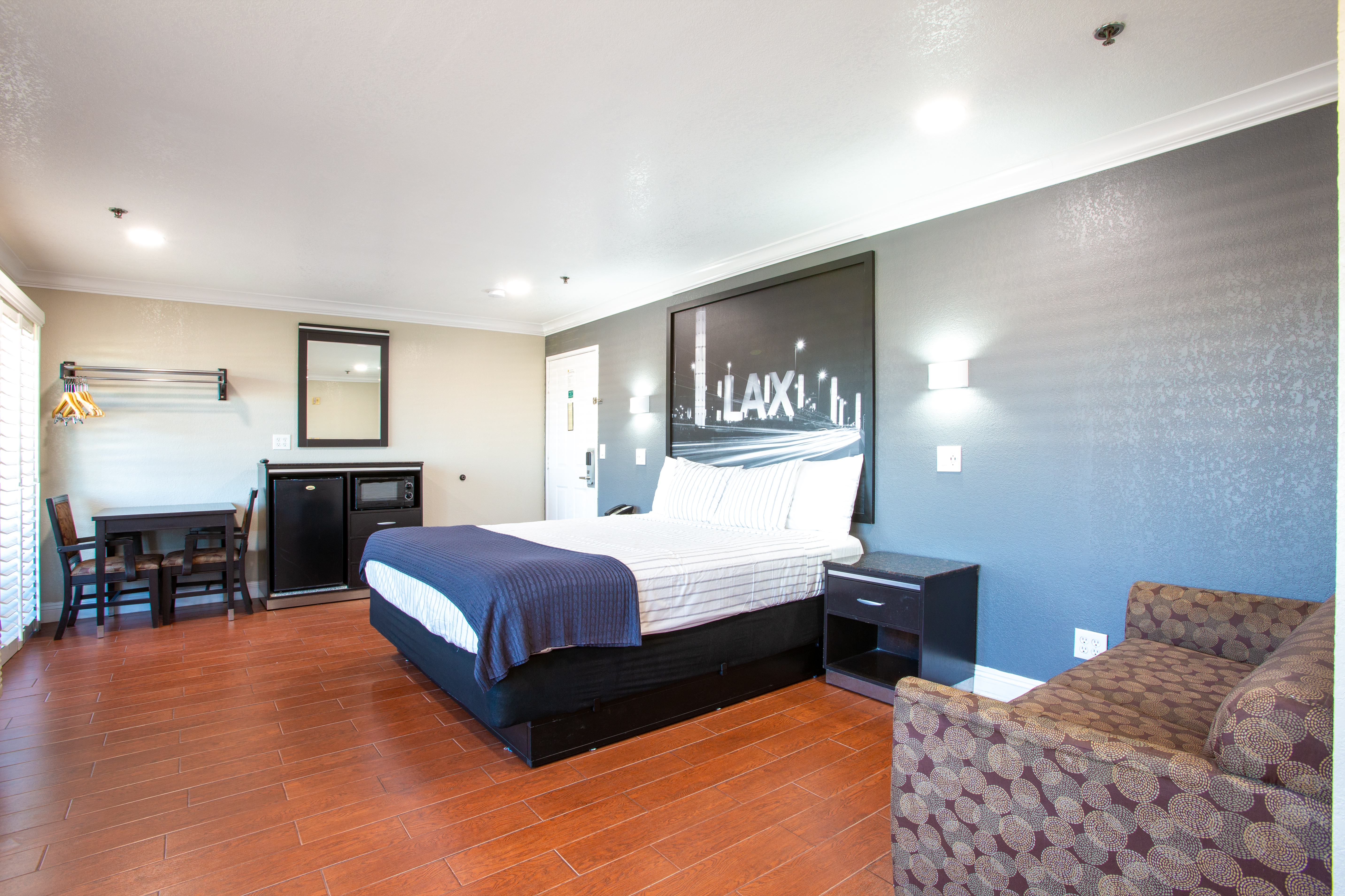 Double King Bed Non Smoking