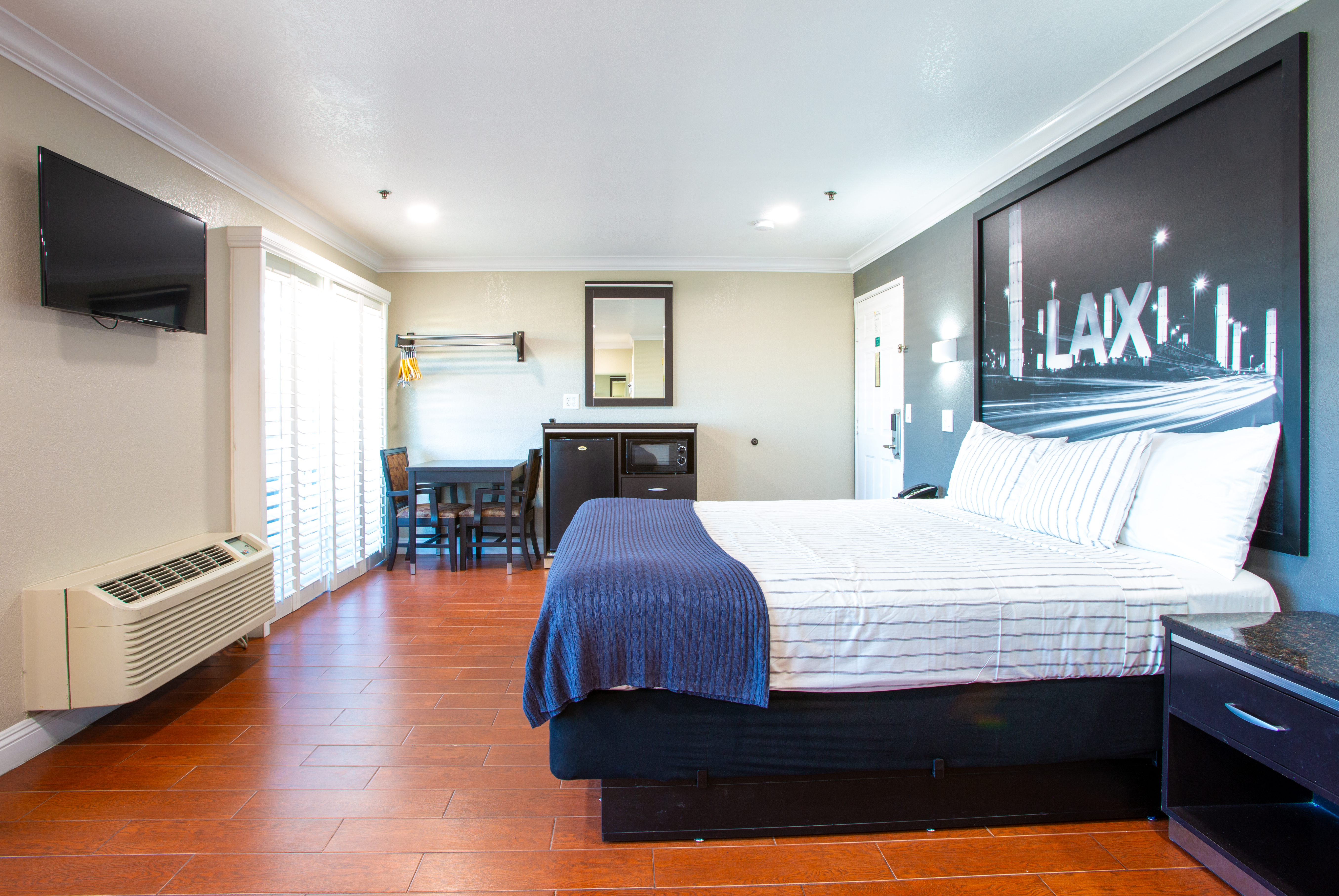 Double King Bed Non Smoking