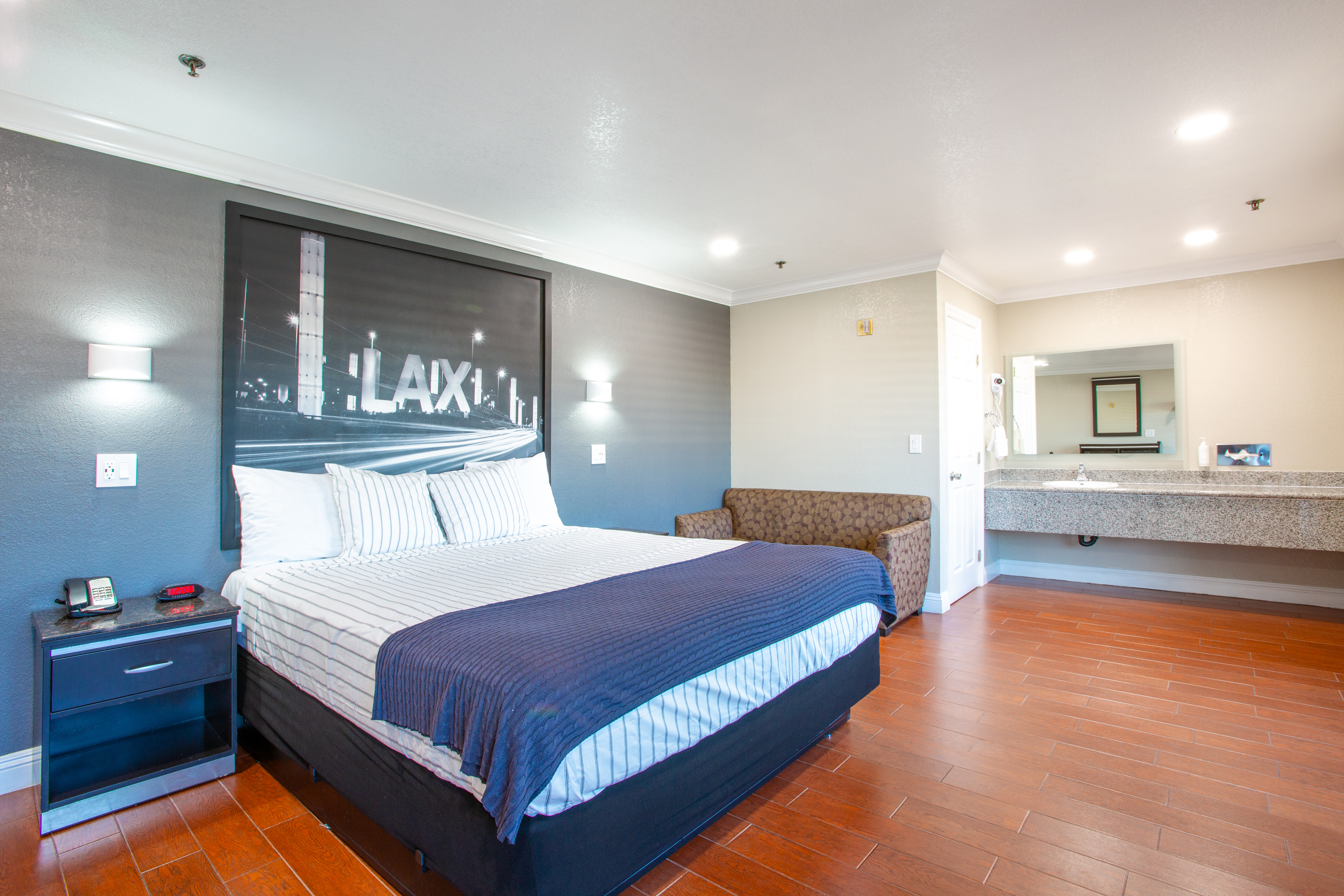 Double King Bed Non Smoking