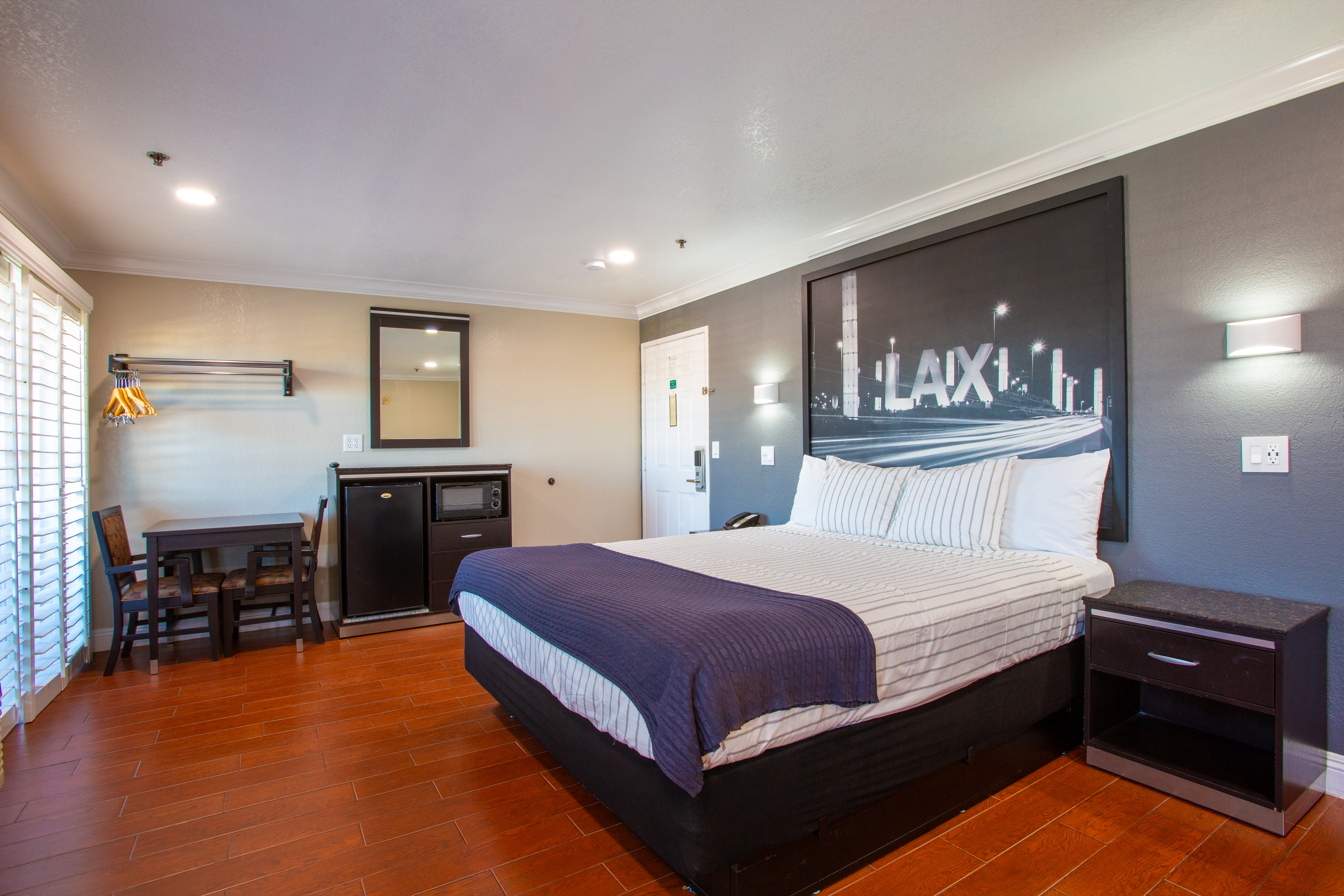 Double King Bed Non Smoking