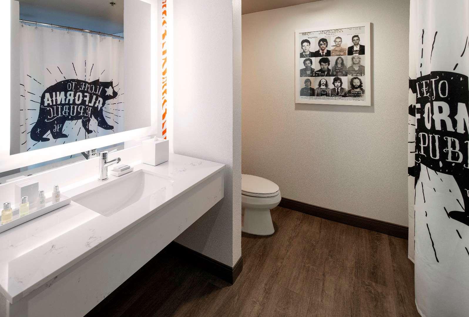 Quadruple Two Queen Beds