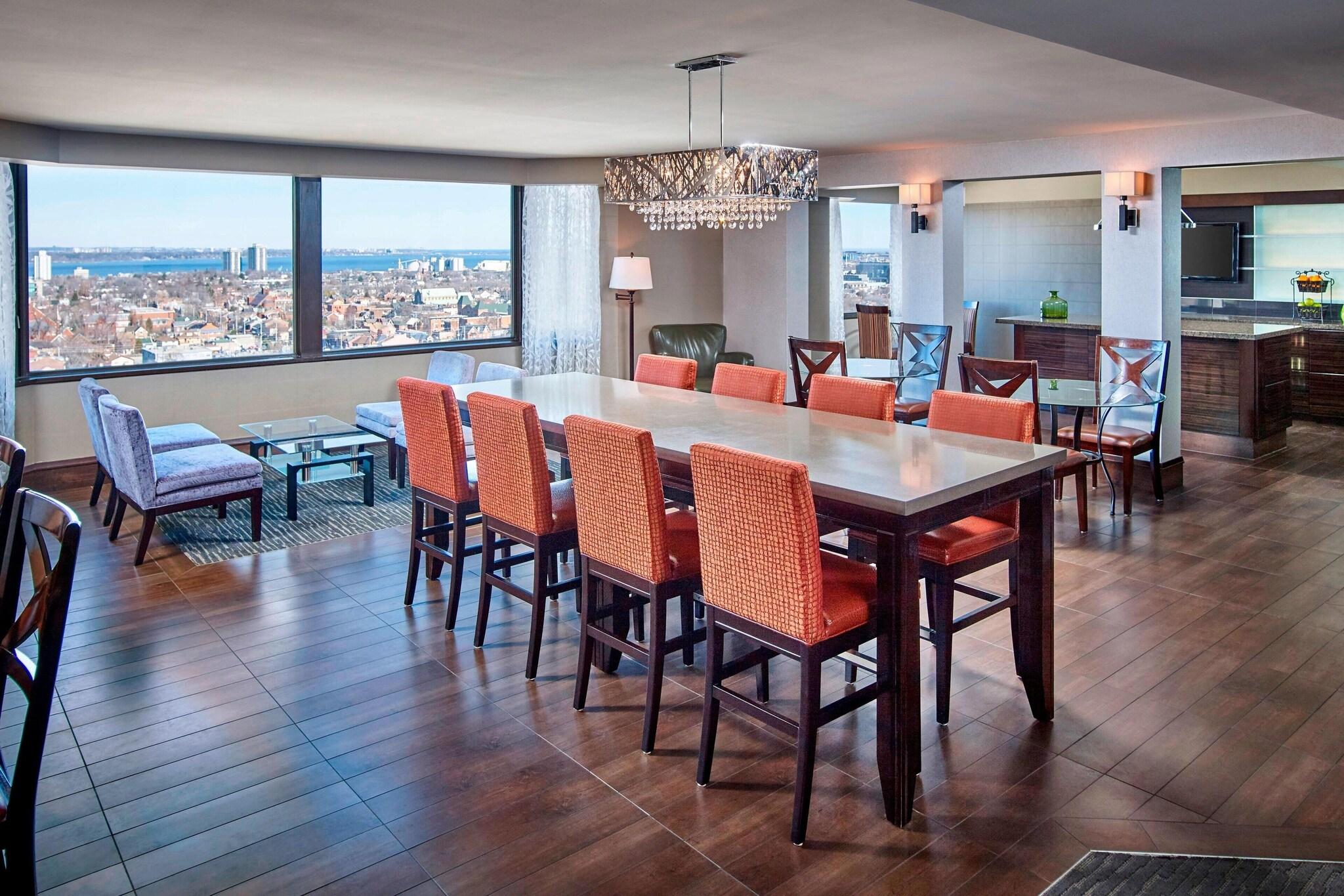 Suite City View King Bed