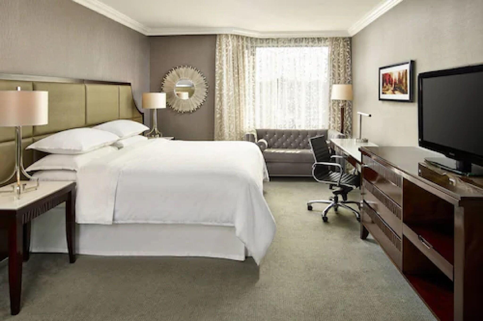 Suite City View King Bed