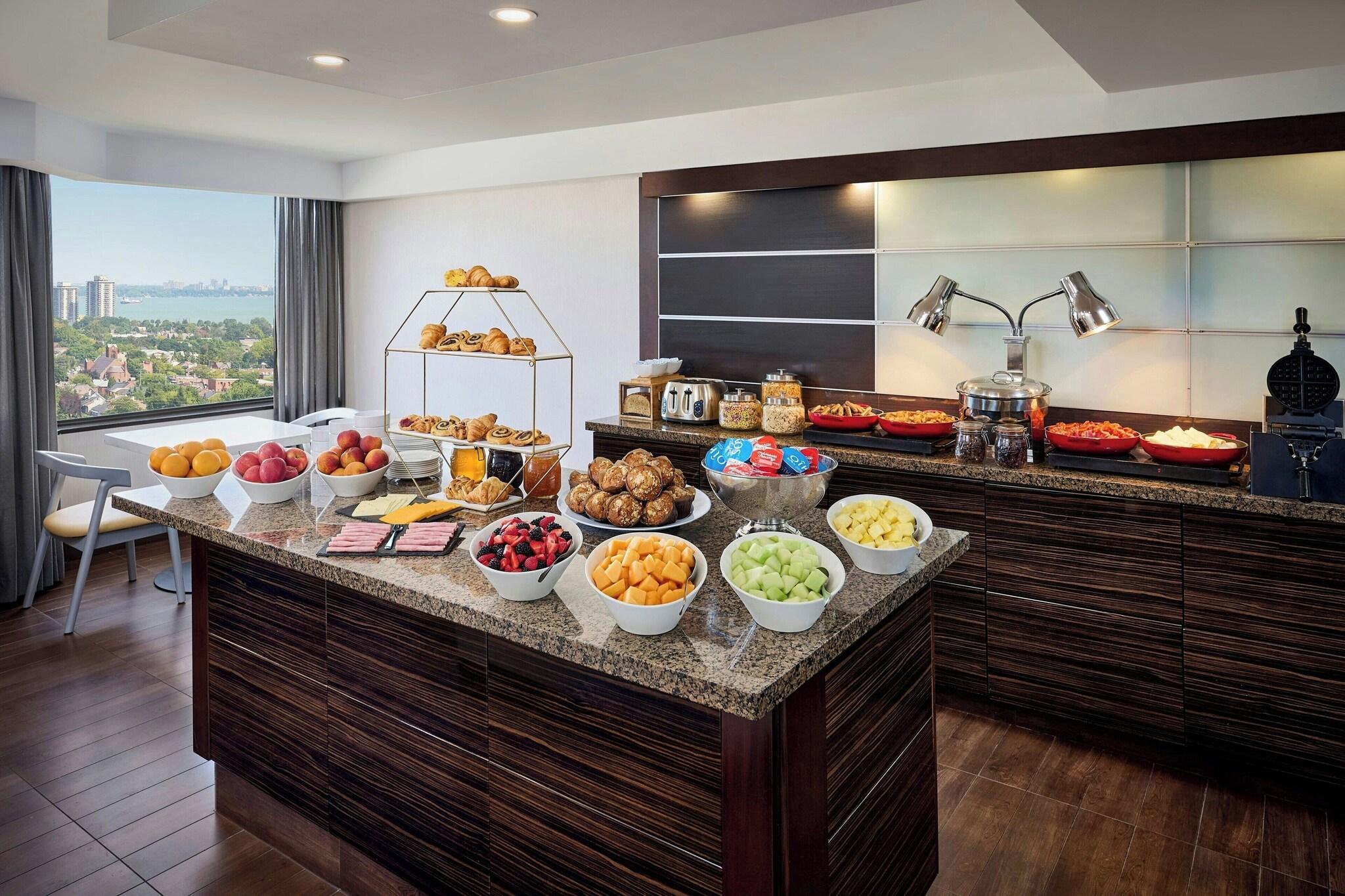 Double Club King Bed