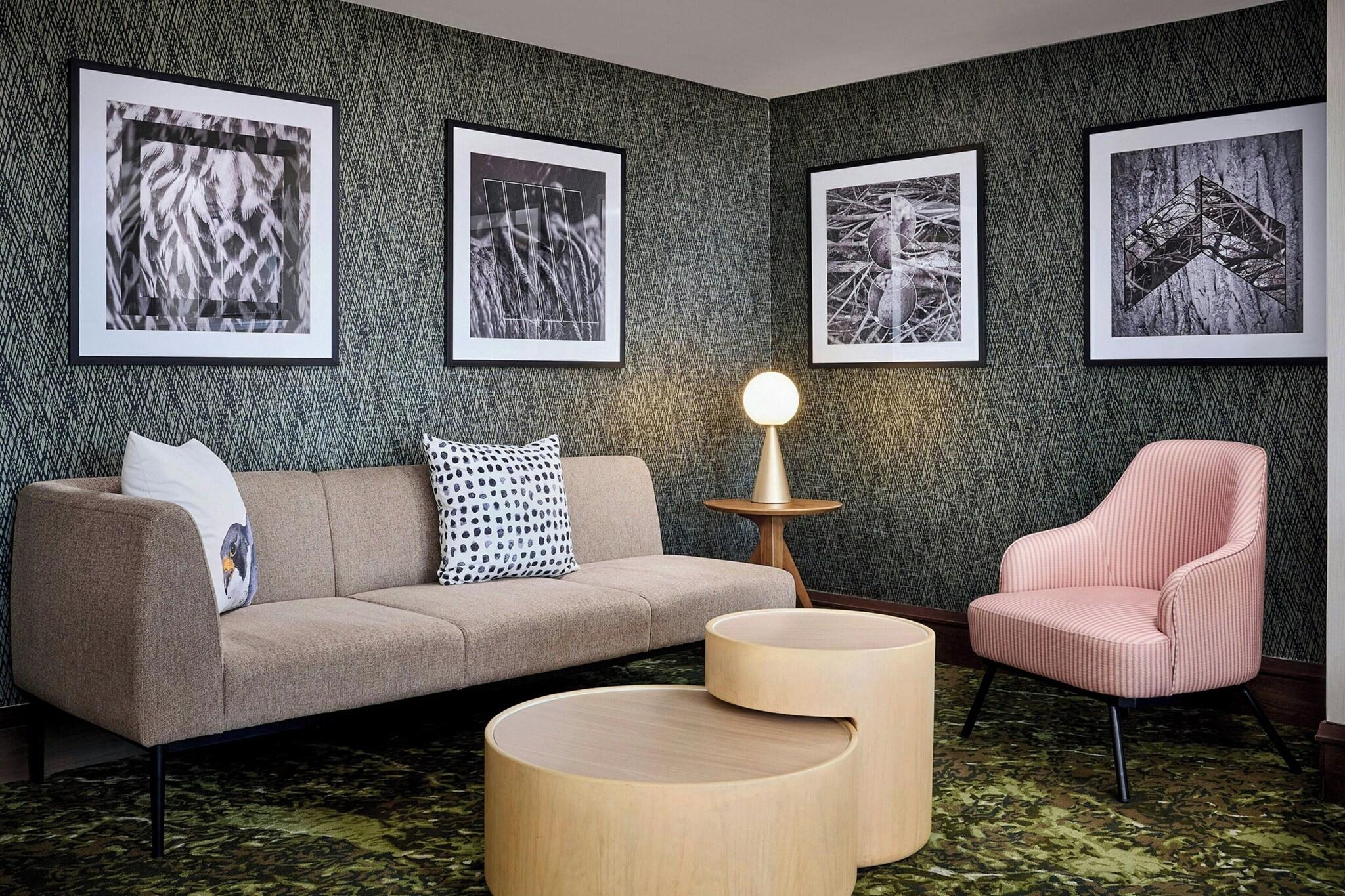 Suite City View King Bed