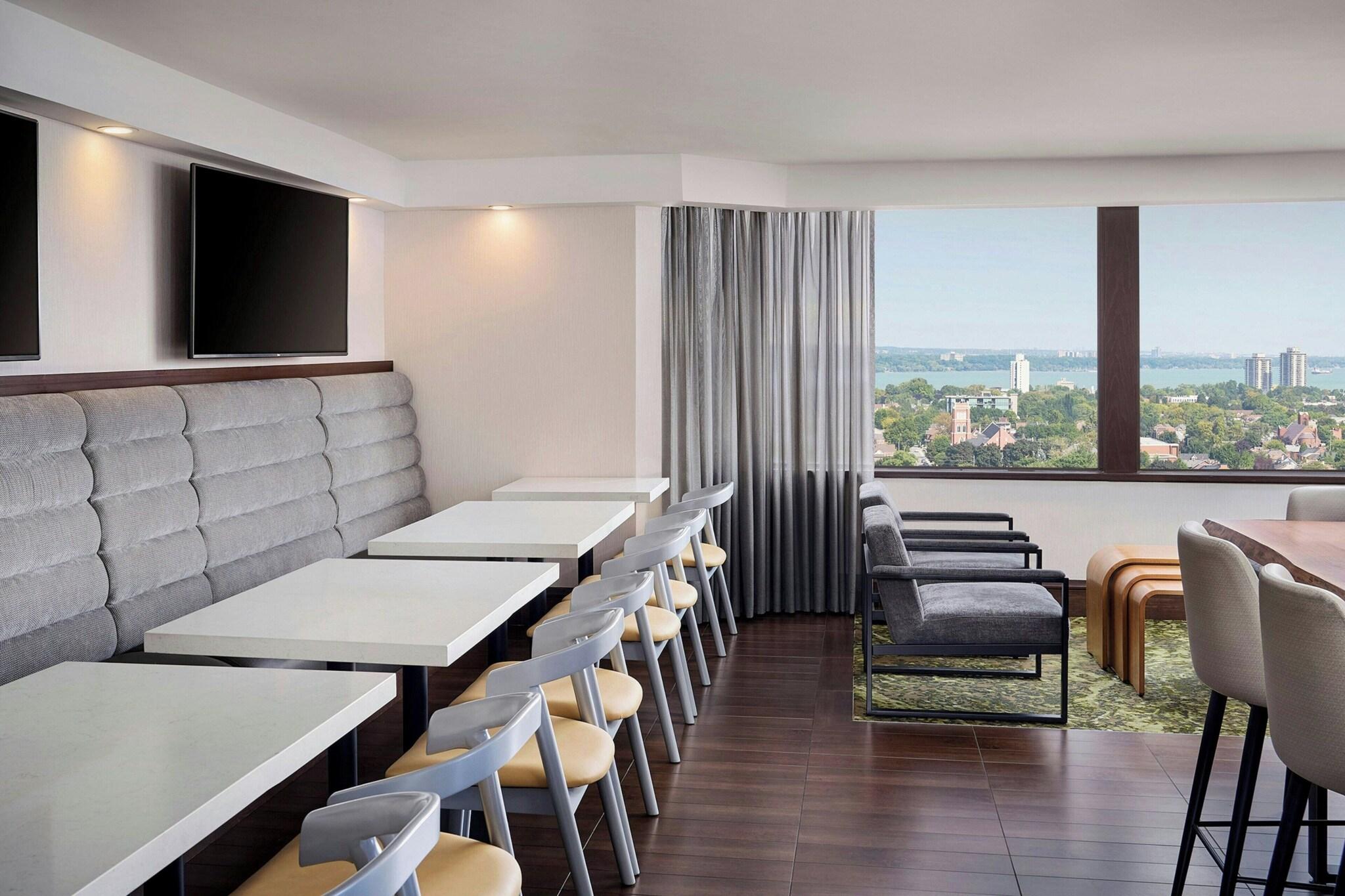 Double Club King Bed