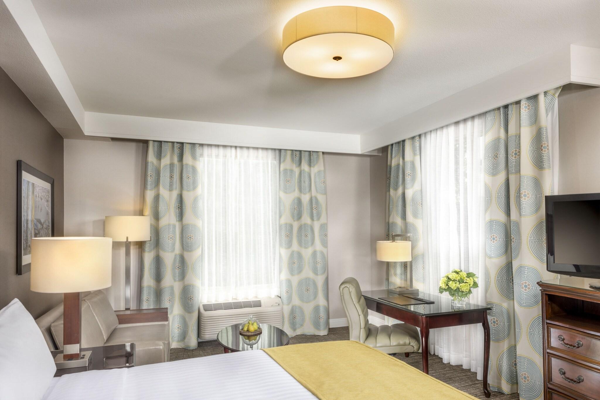 Studio Deluxe King Bed