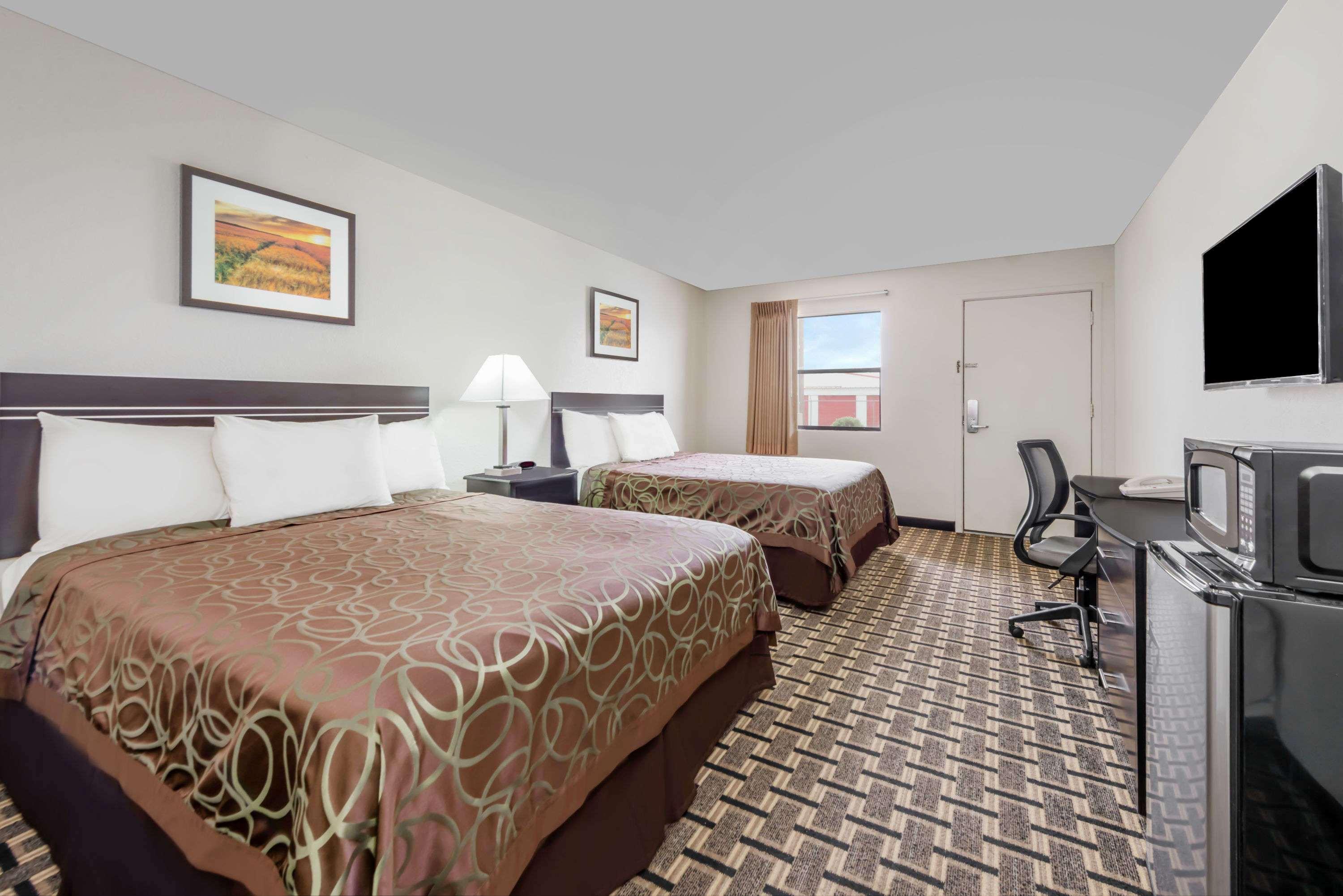 Double Two Queen Beds Non Smoking