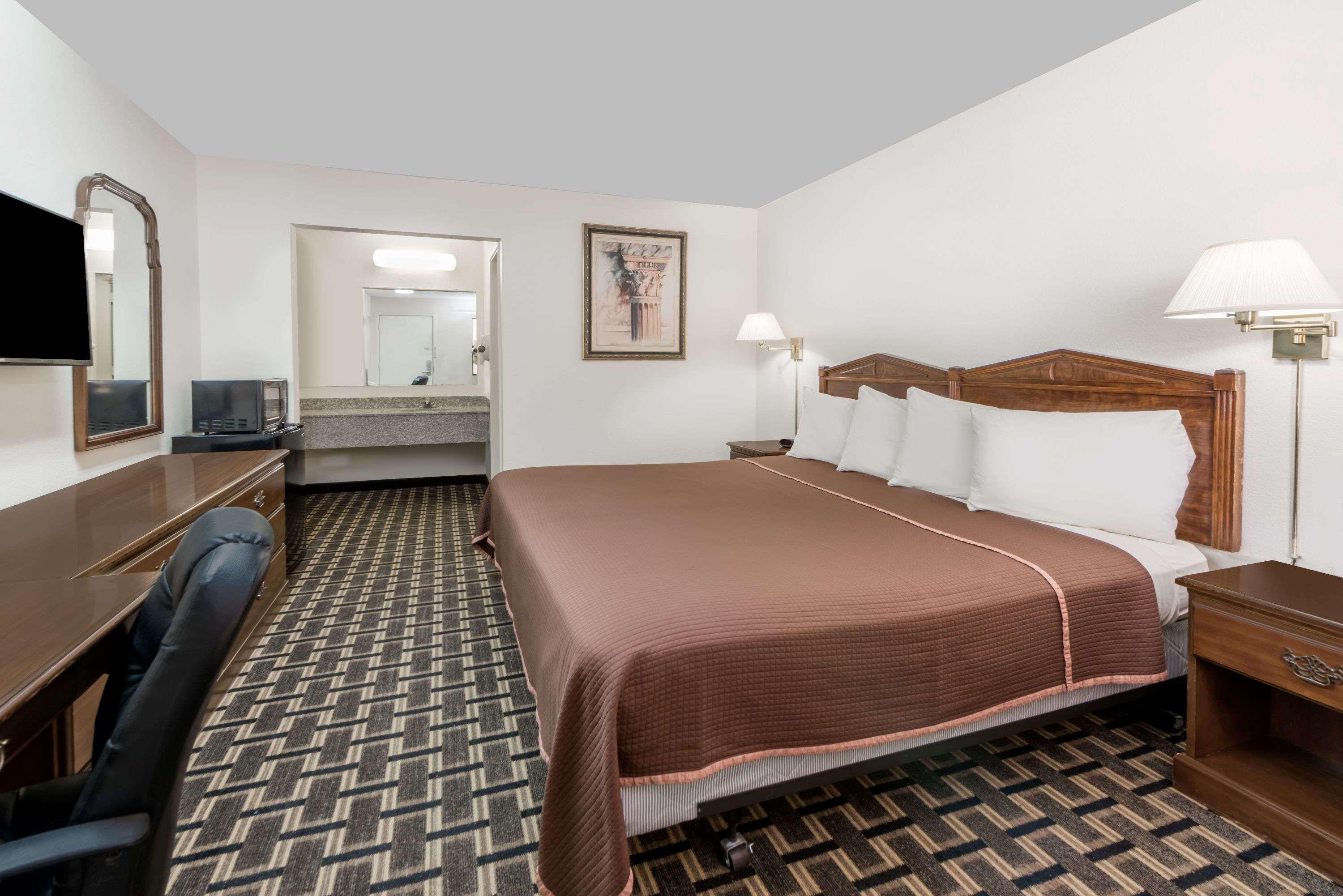 Double King Bed Non Smoking