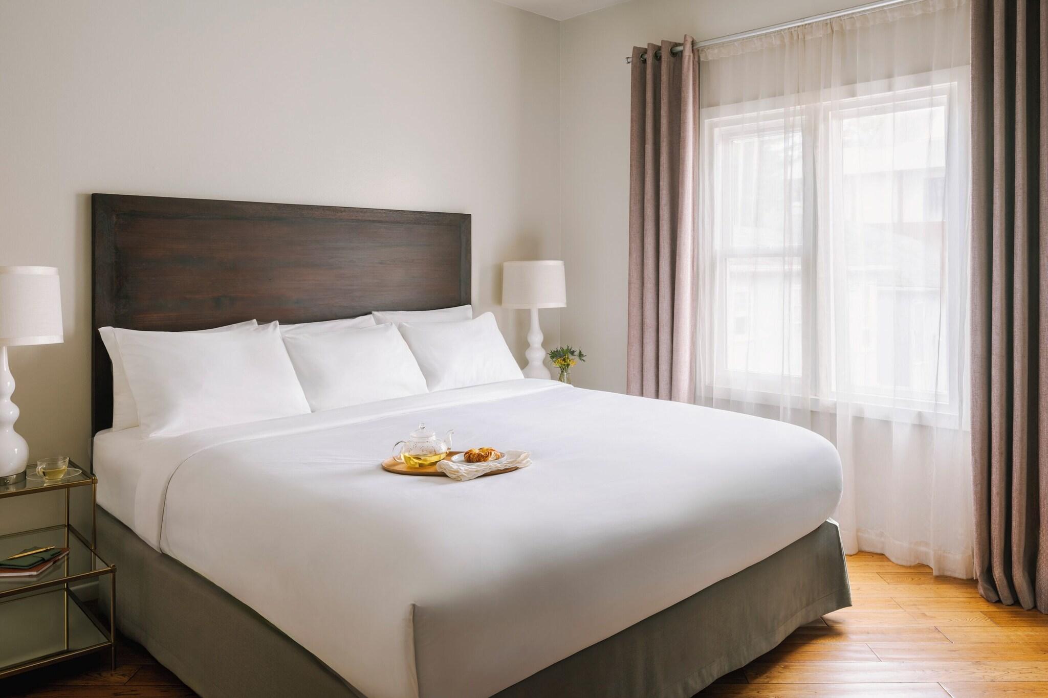 Double Deluxe King Bed