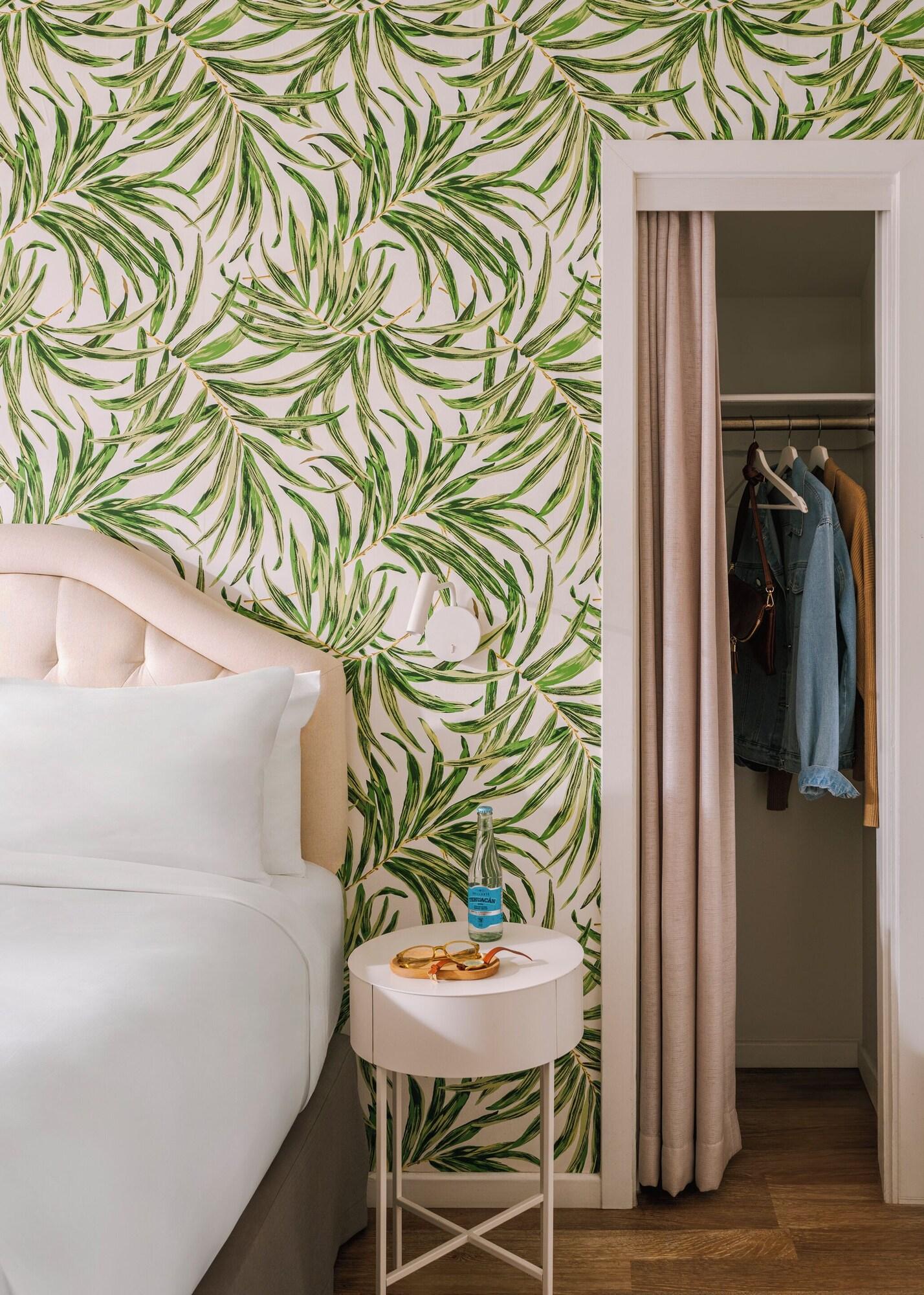 Double Queen Size Bed