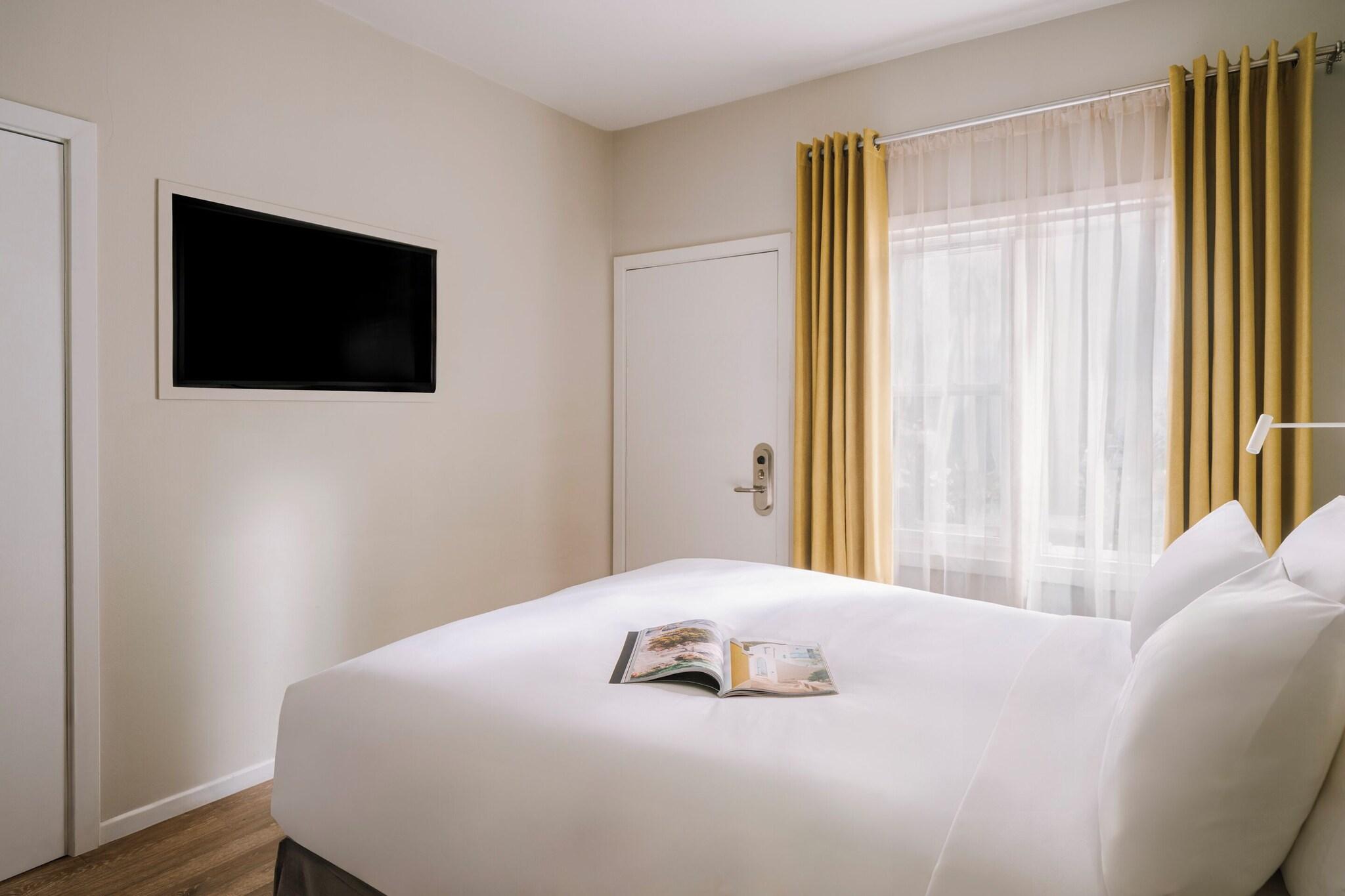 Double Queen Size Bed