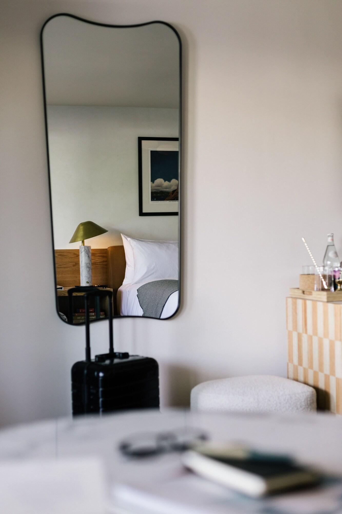 Junior Suite King Size Bed