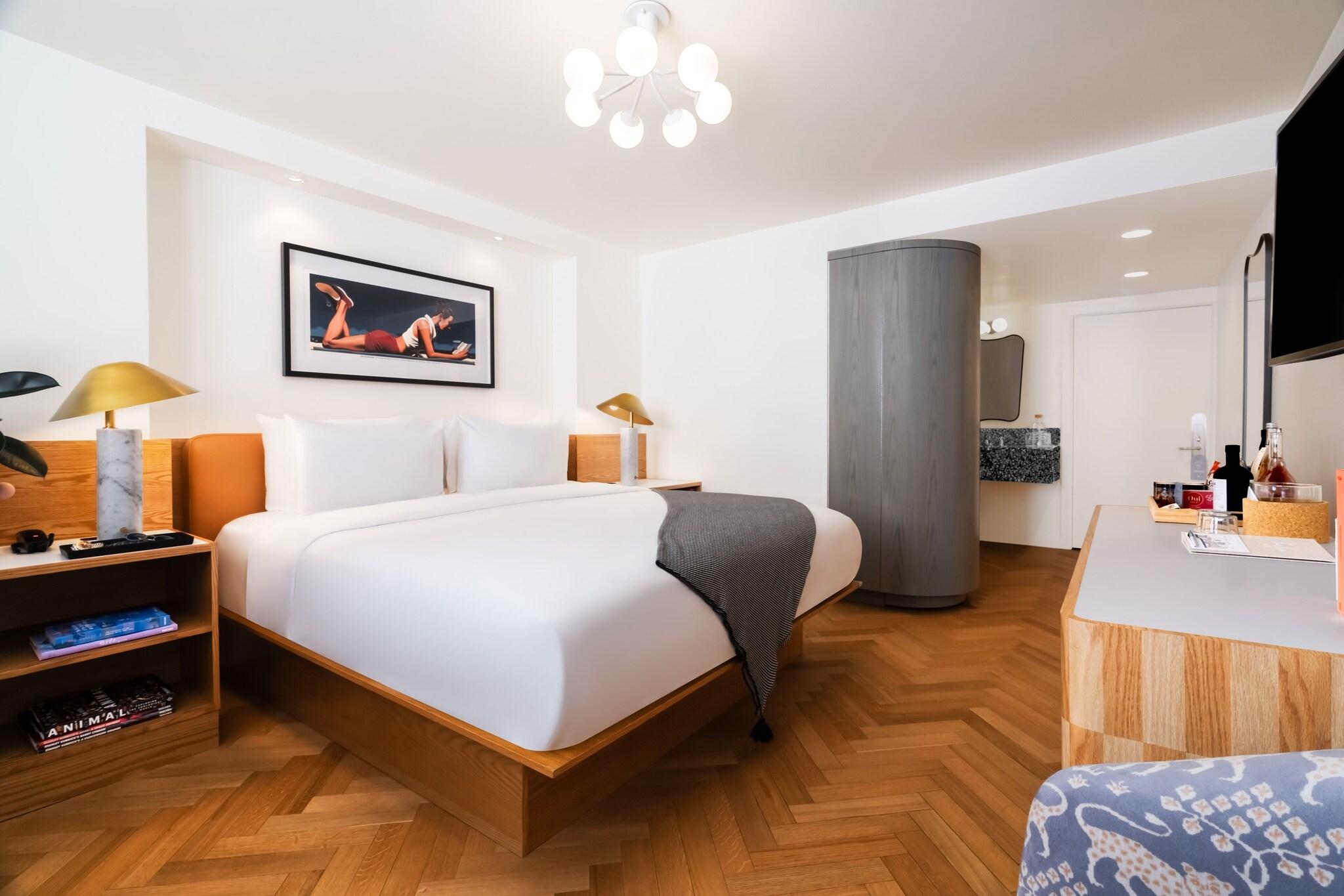 Double King Size Bed