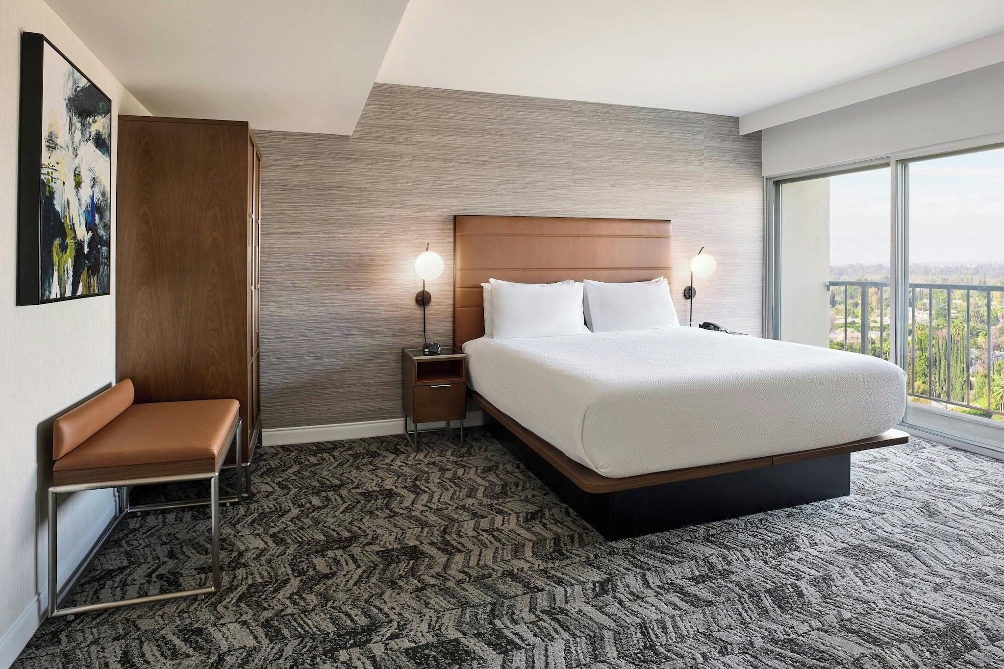 Suite King Bed One Bedroom 