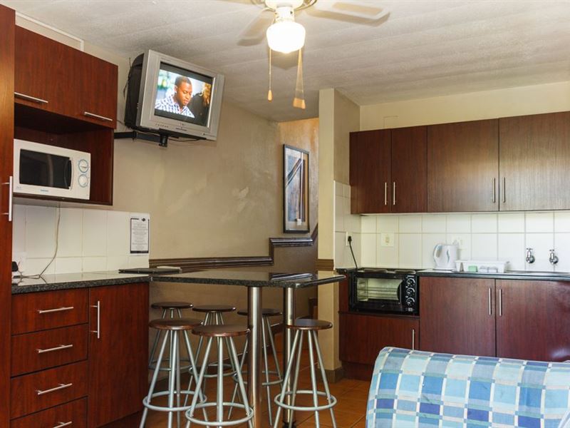 Family Room Capacity 4