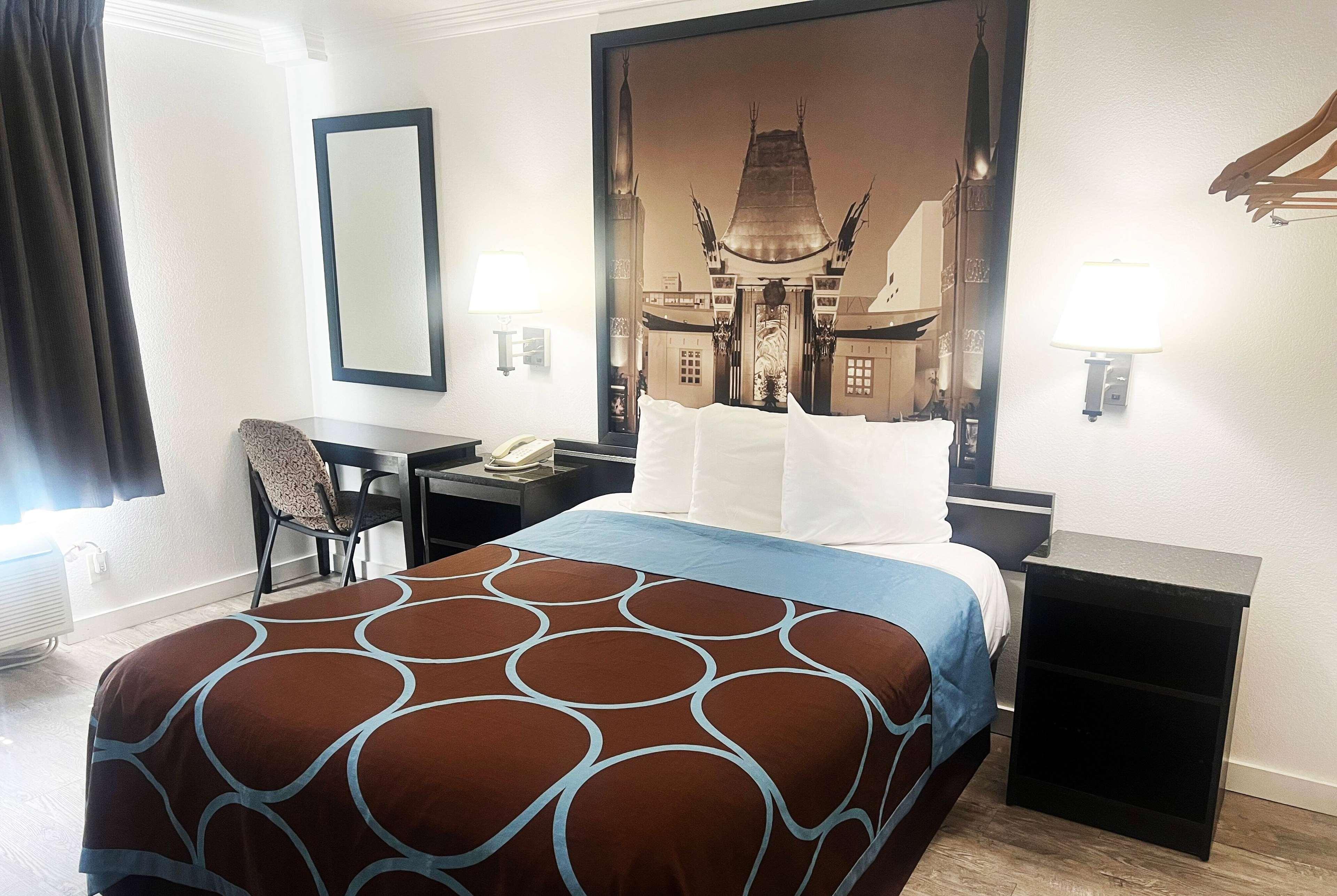 Double King Bed Non Smoking