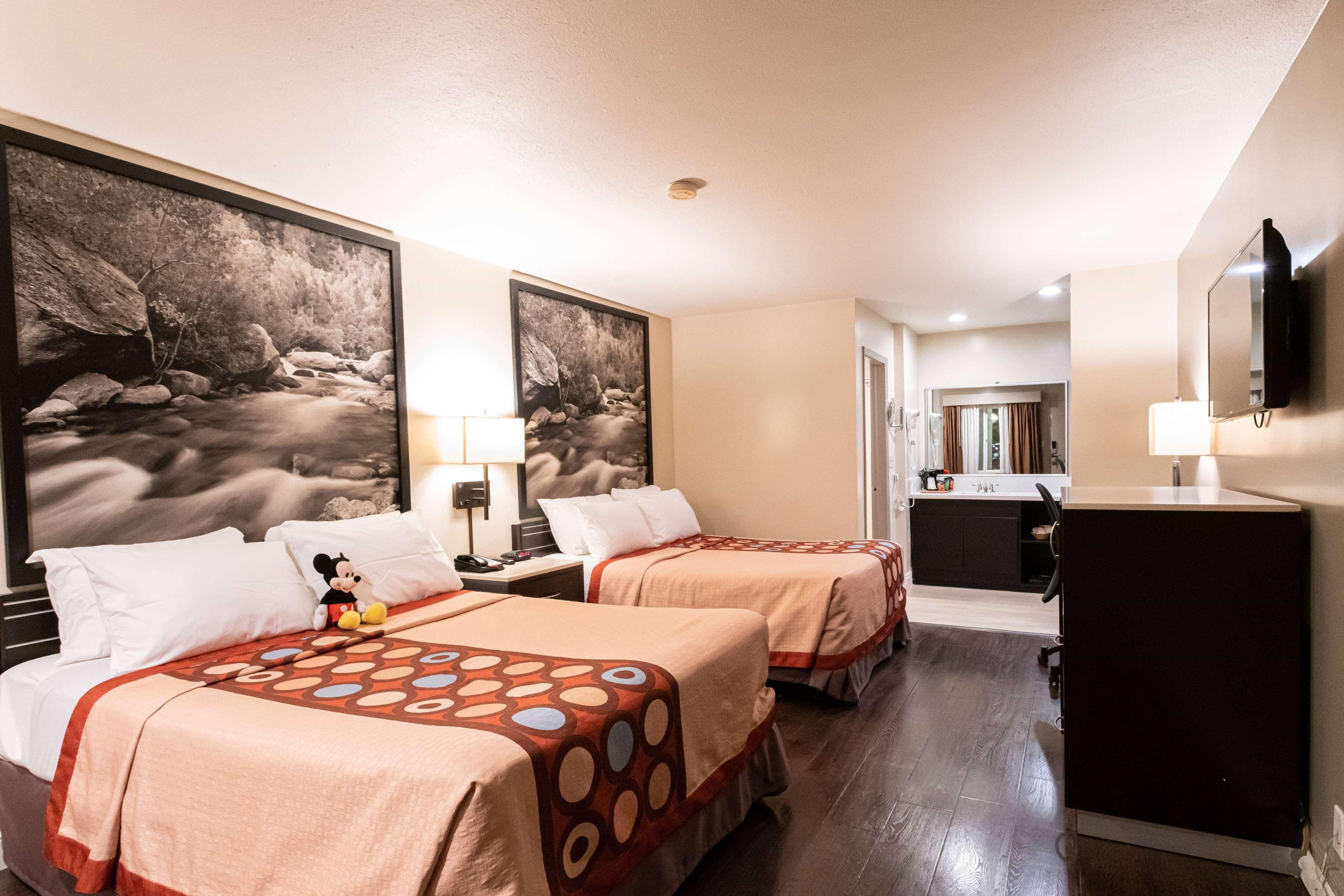 Quadruple Two Queen Beds