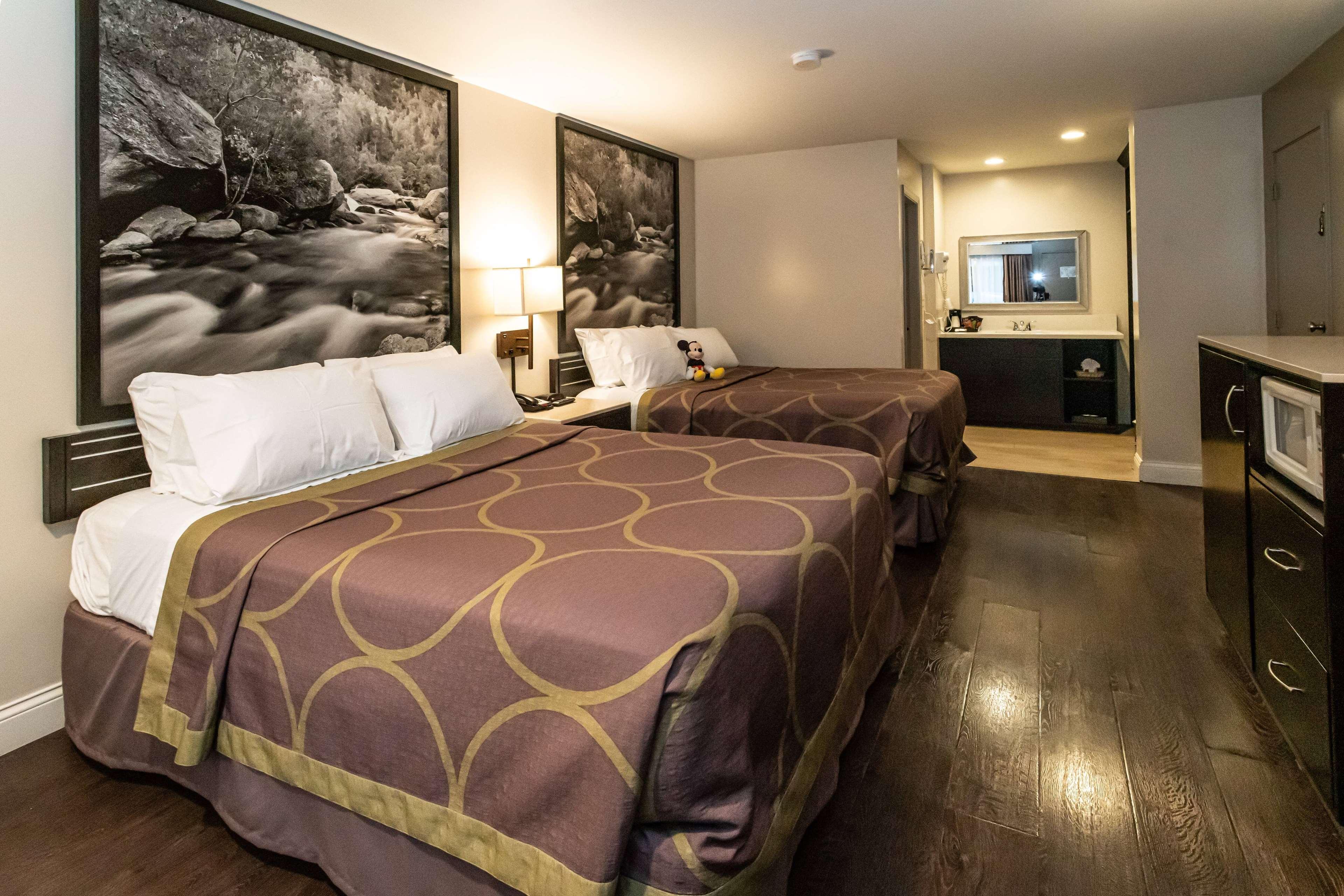 Quadruple Two Queen Beds