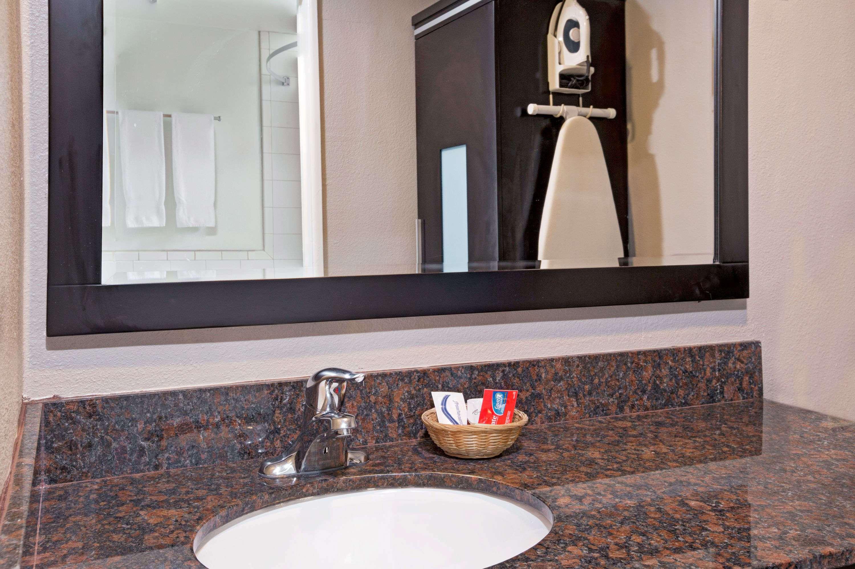 Double King Bed Non Smoking