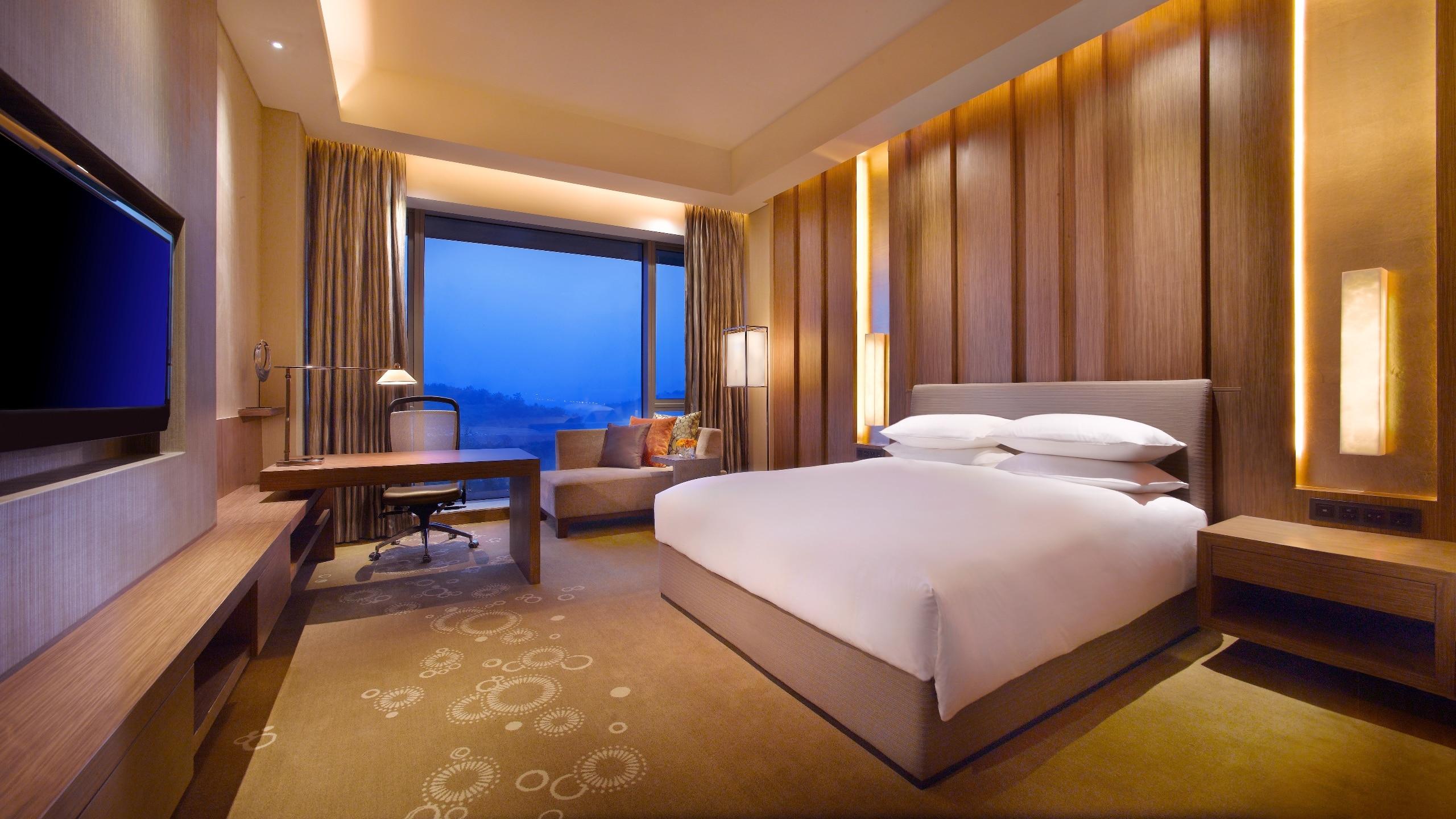 Double King Size Bed