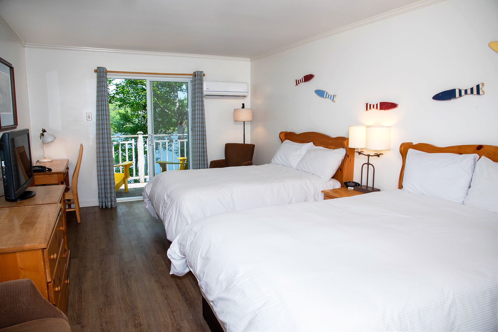 Quadruple Deluxe Queen Bed