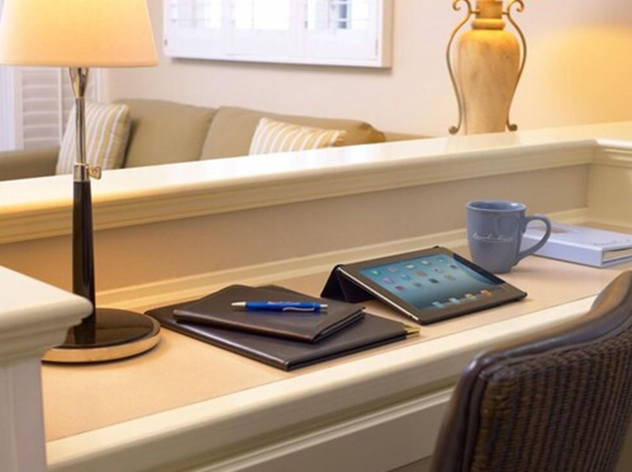 Suite Ocean Front King Bed