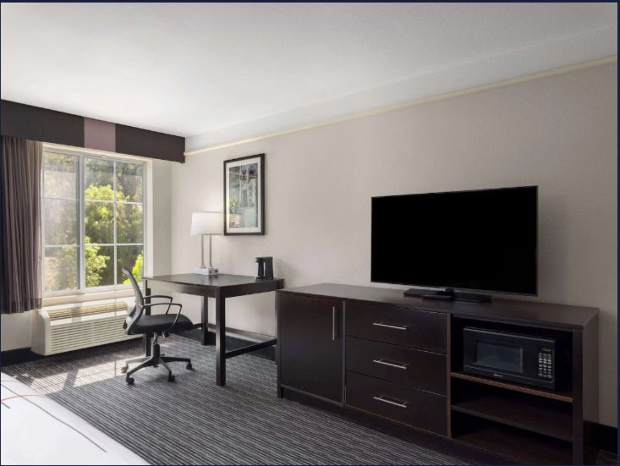 Double King Bed Non Smoking