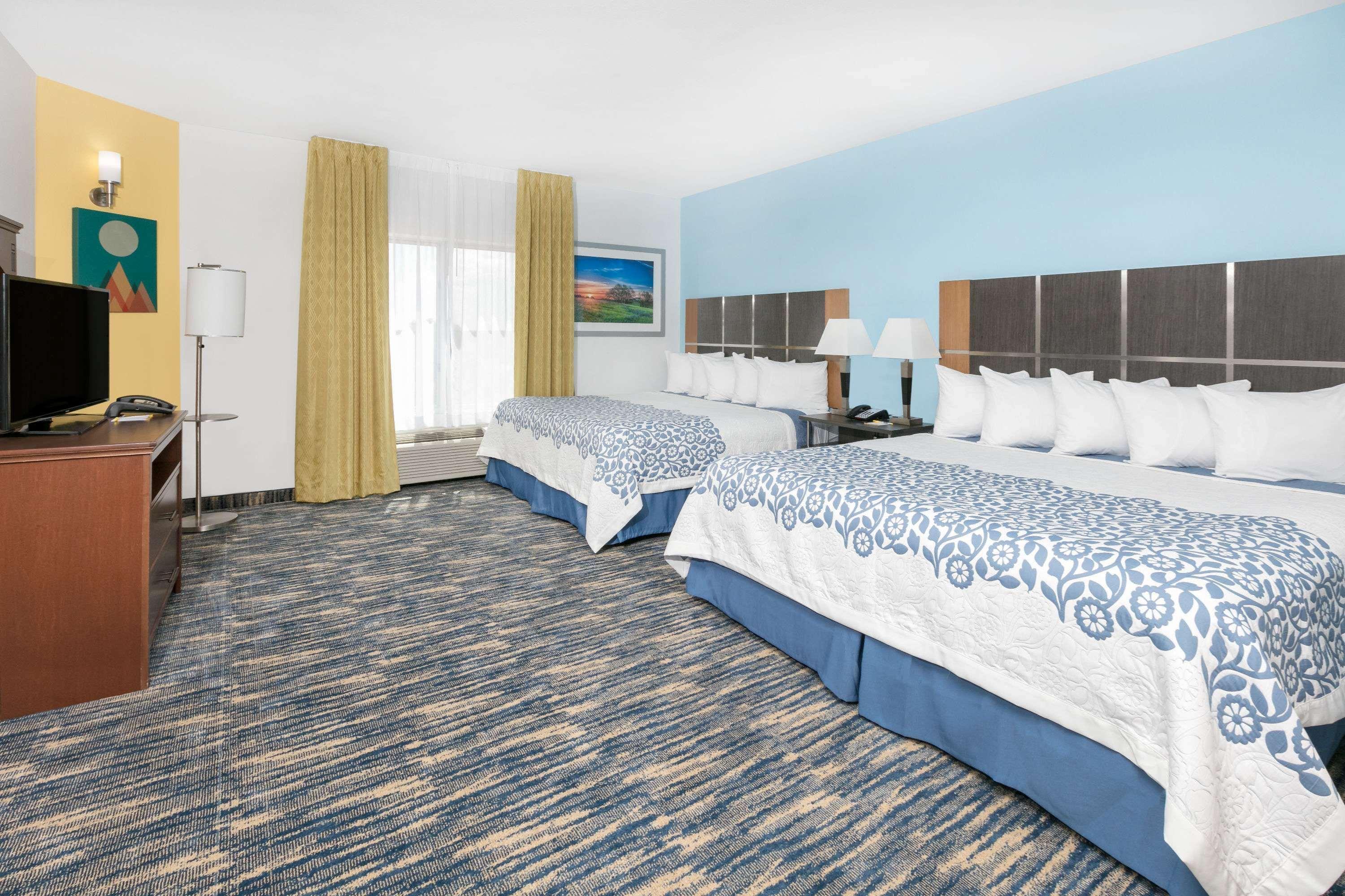 Quadruple Two King Beds