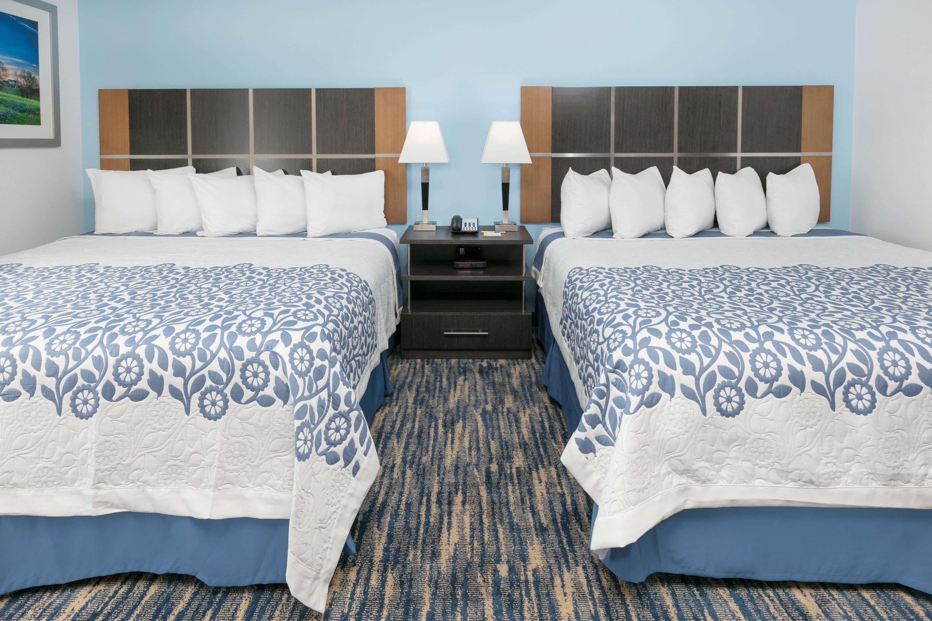 Quadruple Two King Beds