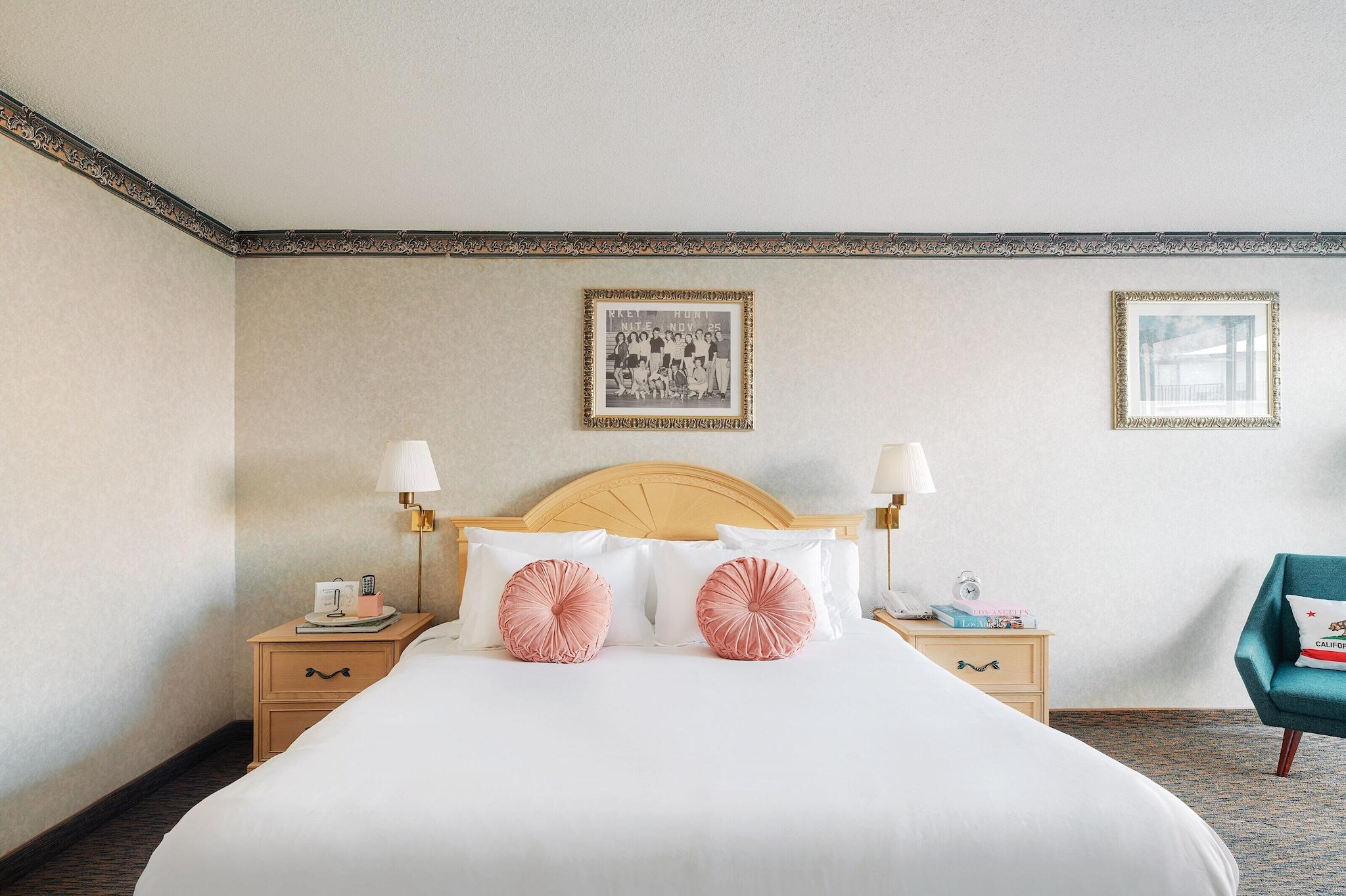 Double Deluxe King Bed