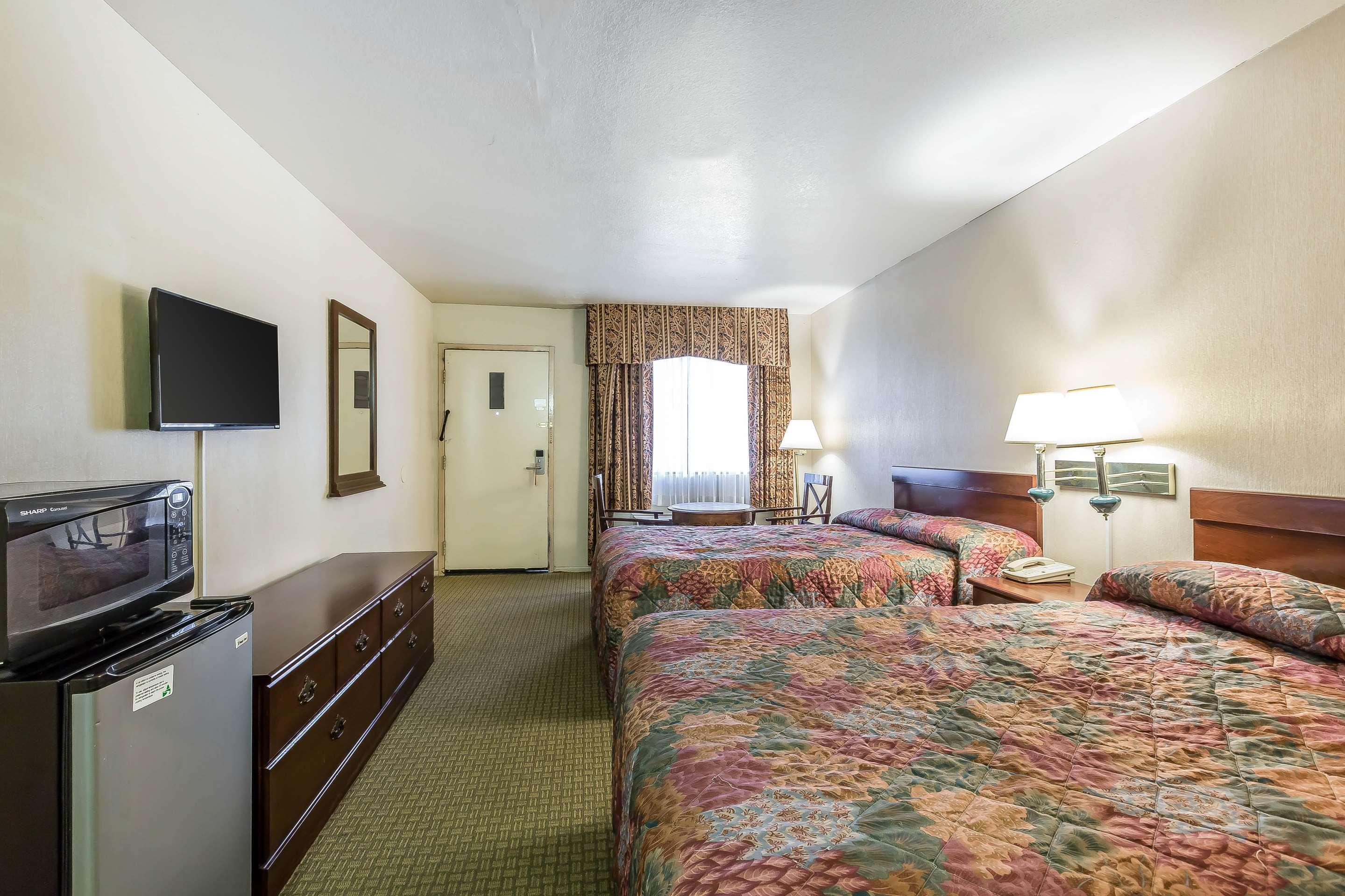 Quadruple Two Double Beds Non Smoking