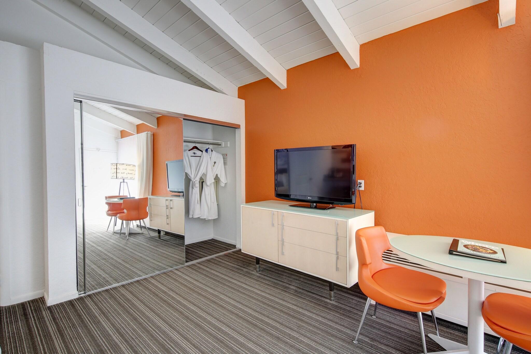 Double Deluxe Two Queen Beds