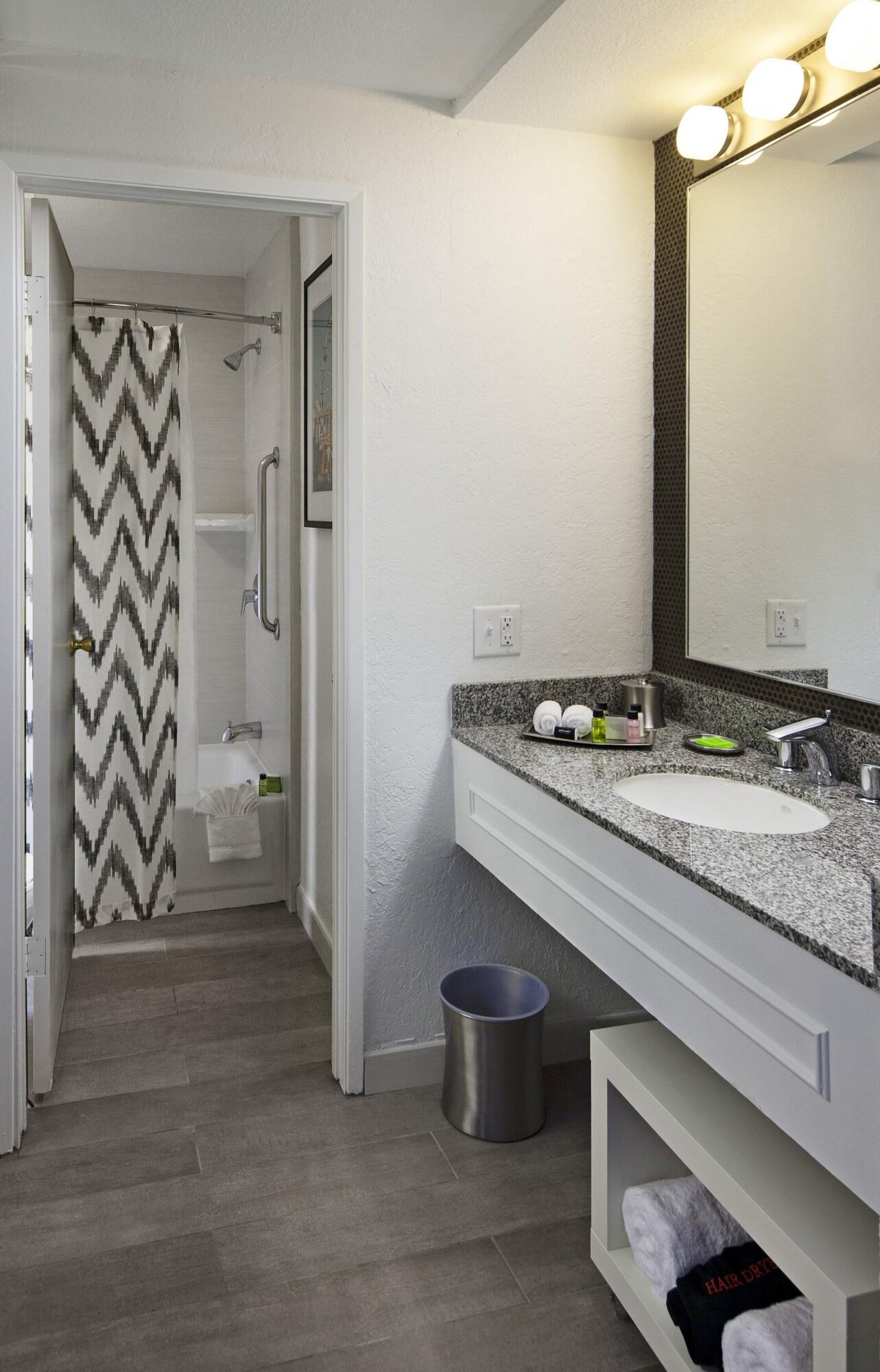 Suite Queen Size Bed