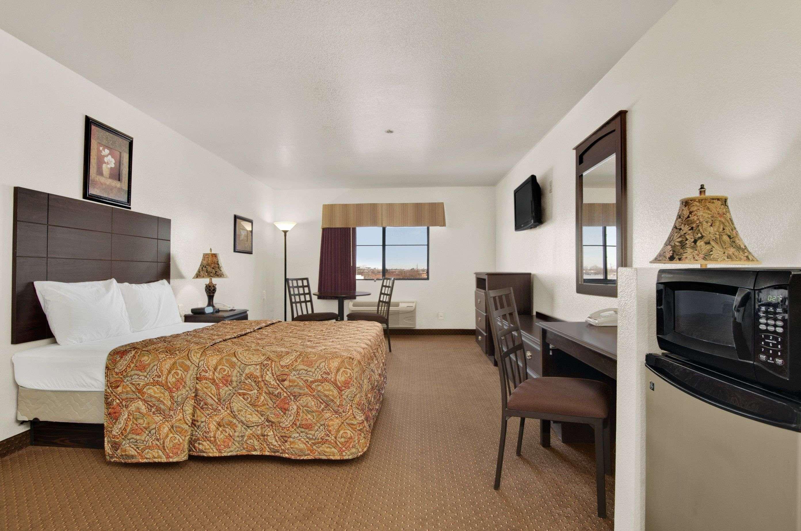 Double Queen Bed Non Smoking