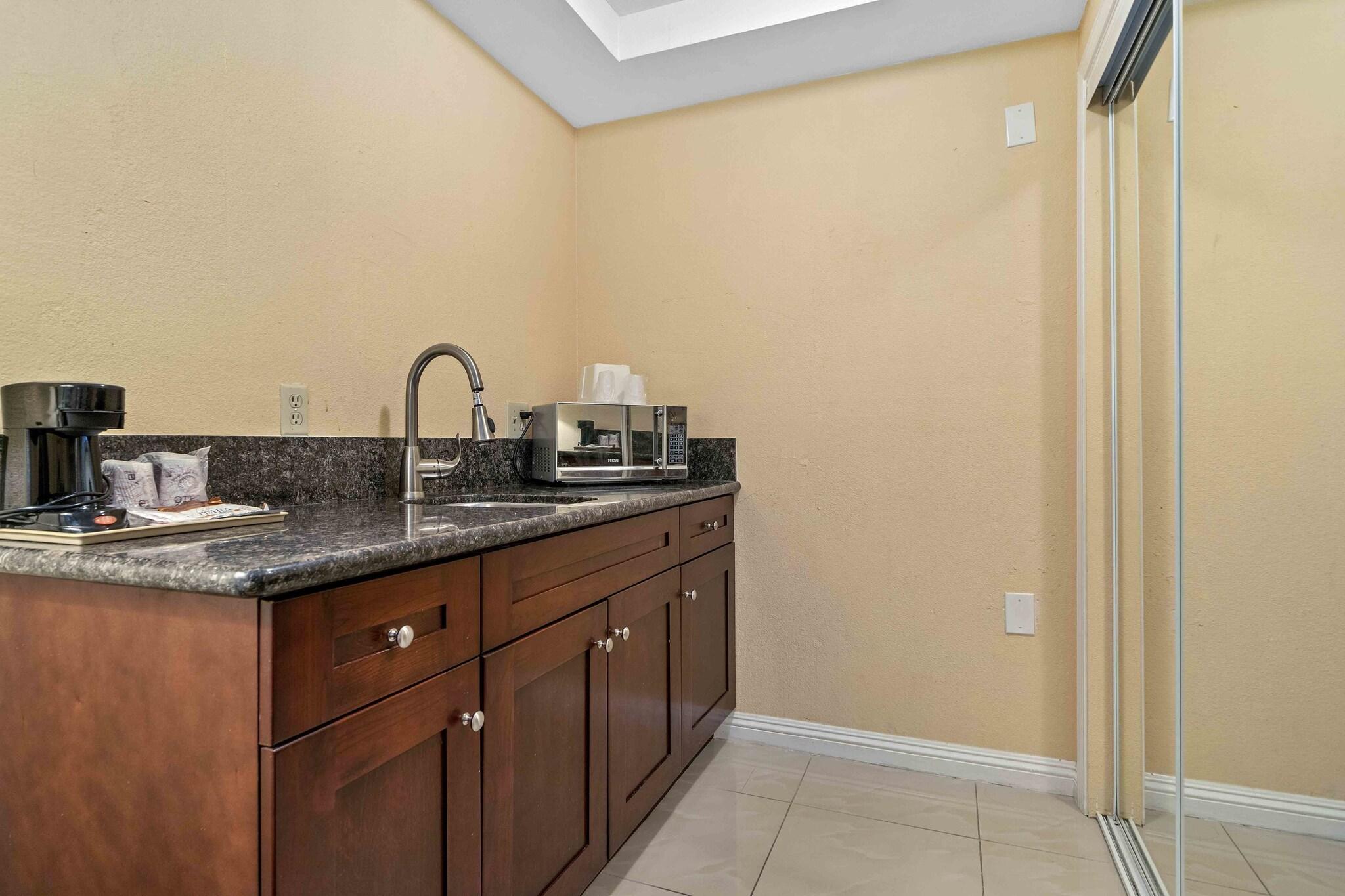 Double Accessible with Kitchenette