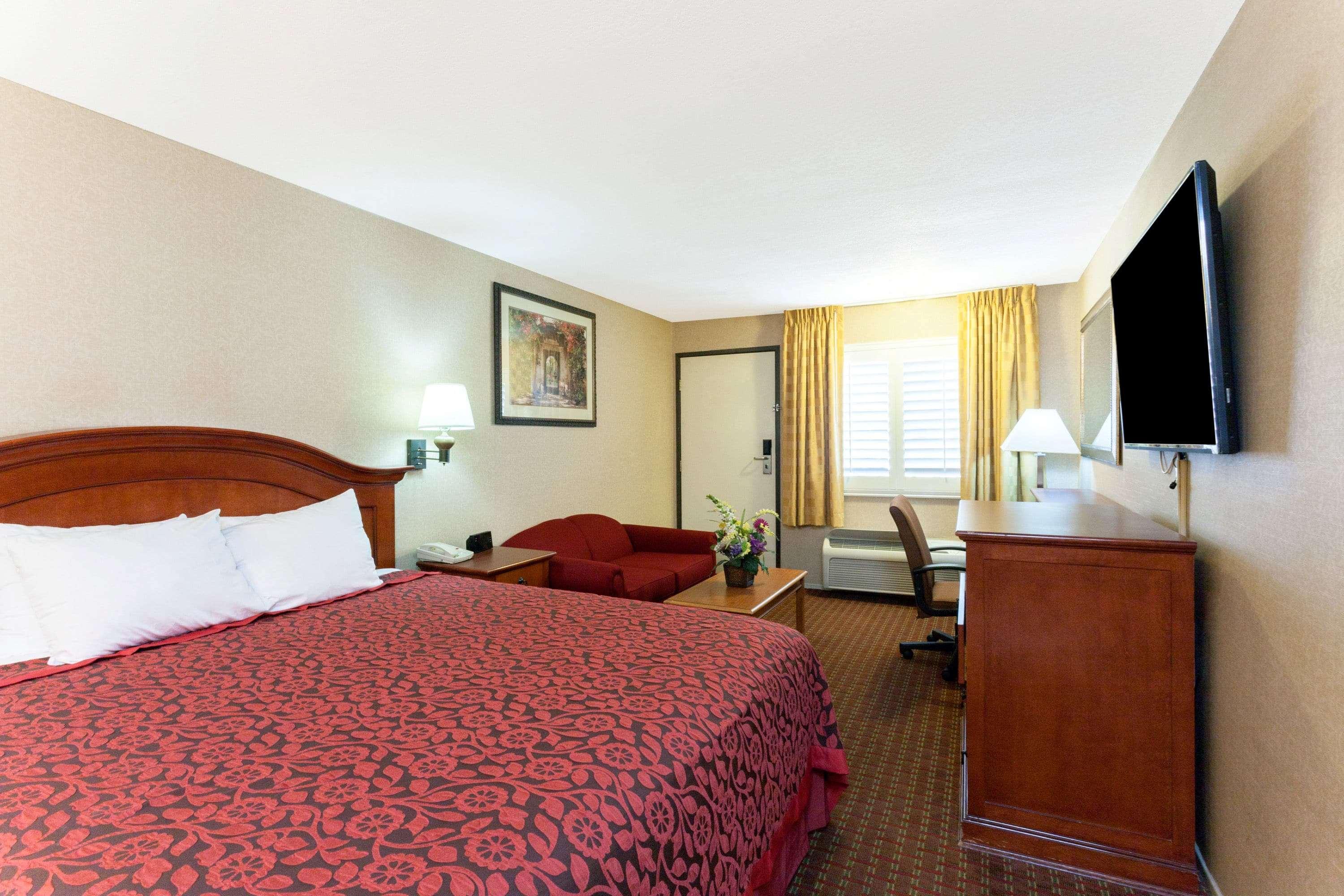 Double King Bed Non Smoking