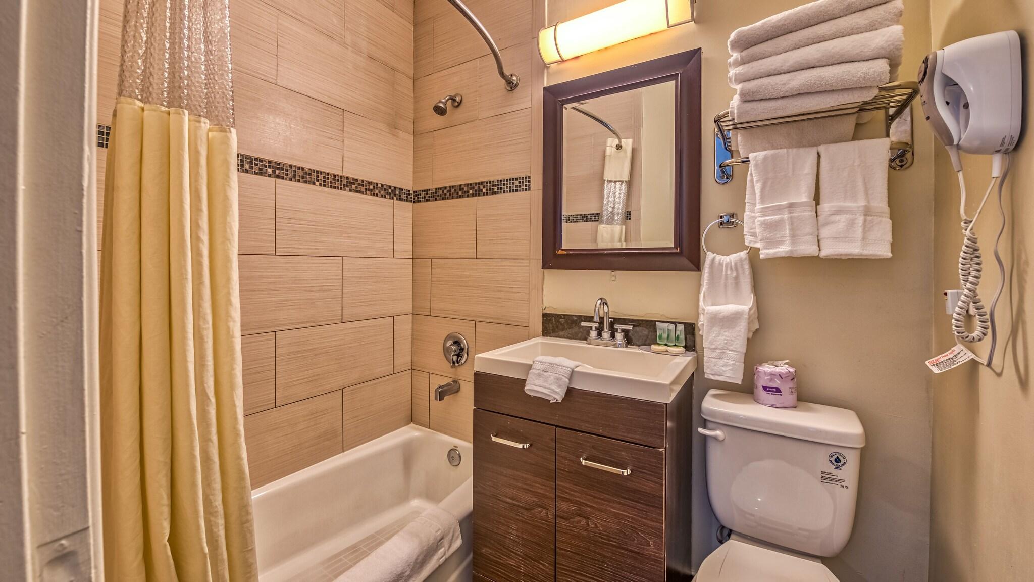 Family Room Three Beds