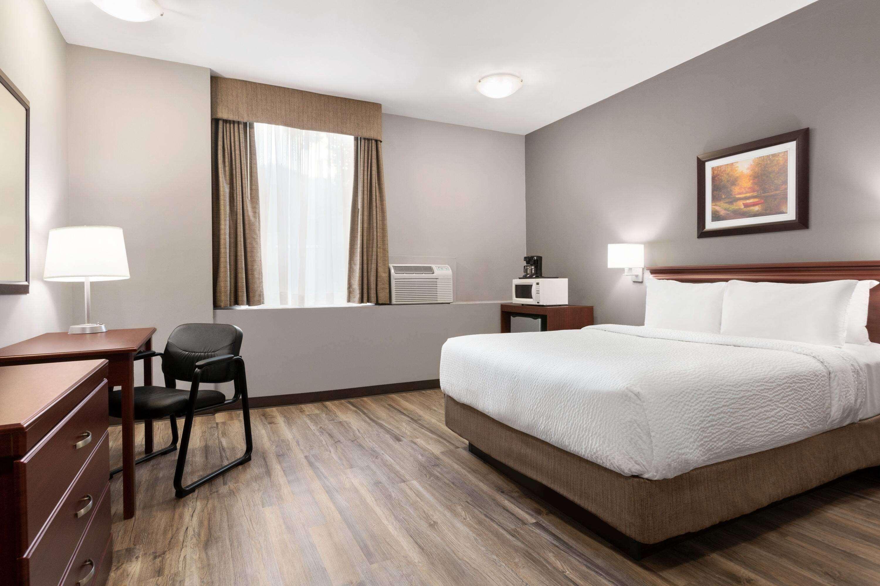 Double Queen Bed Non Smoking