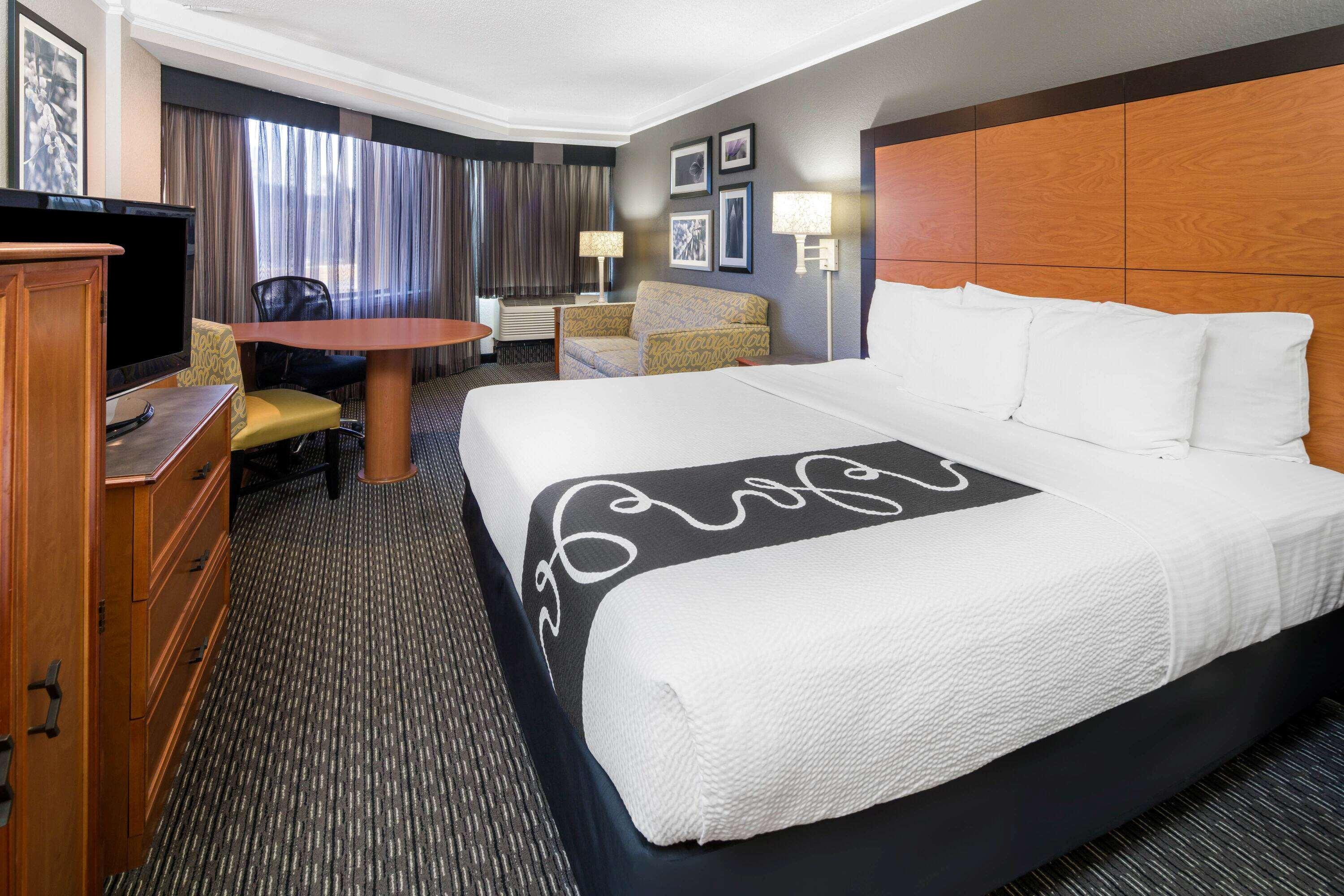 Double King Bed Non Smoking